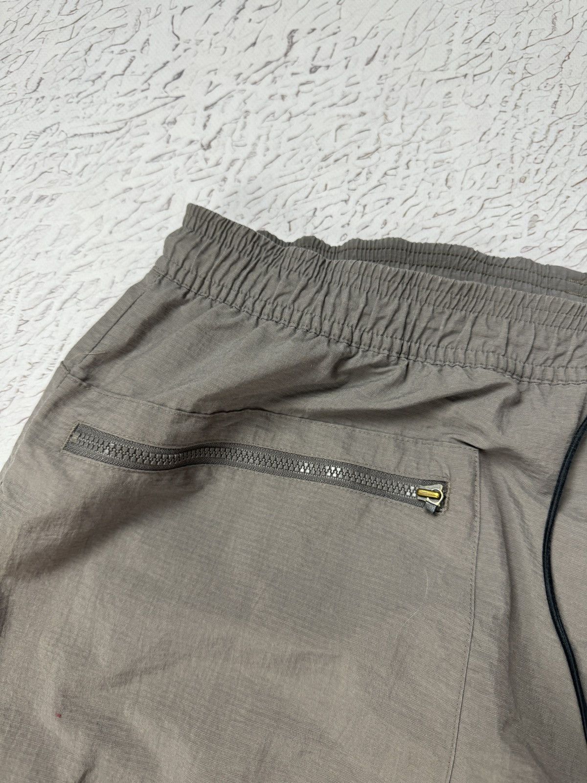 Adidas Adidas vntg y2k outdoor hiking 2 in 1 tightened track pants Size US 34 / EU 50 - 8 Thumbnail