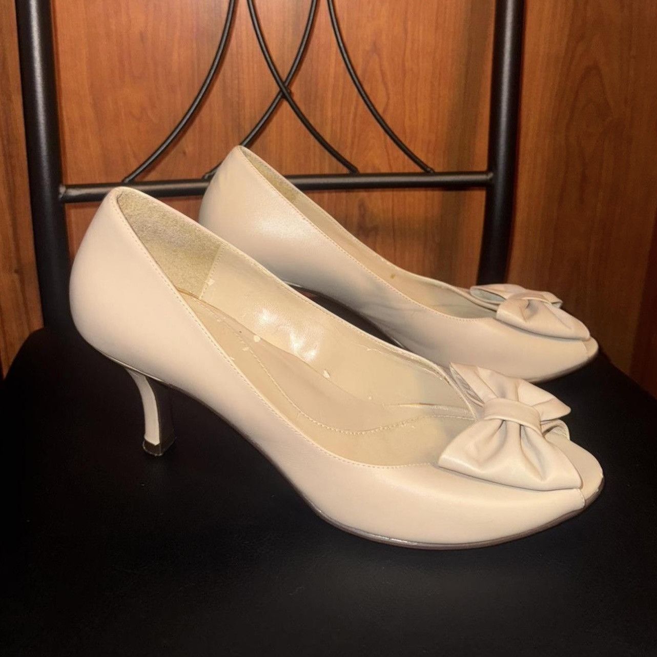 Naturalizer Naturalizer Nude Leather Kitten Heels with Bow – Size 7.5 Size US 7.5 / IT 37.5 - 1 Thumbnail