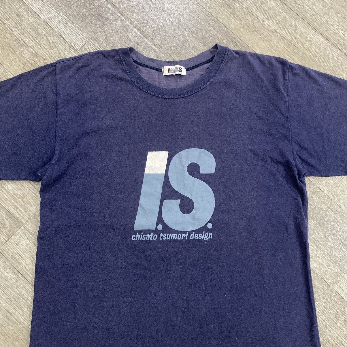 Issey Miyake 1990s Vintage Issey Miyake Iconic Logo Tshirt Navy Designer Size US S / EU 44-46 / 1 - 2 Thumbnail
