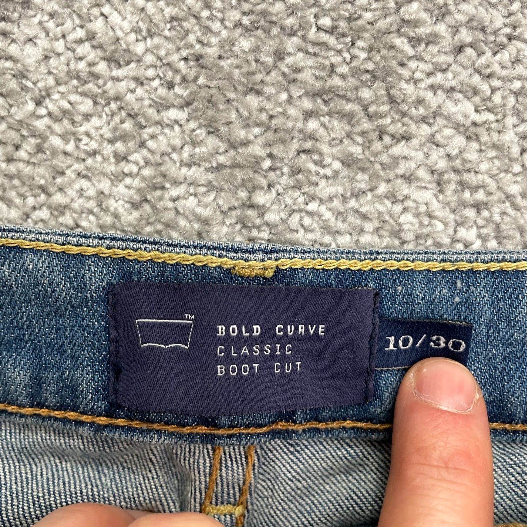 Levi's VINTAGE Levi's Jeans Bootcut Denim 28in Waist 31in Inseam Blue Medium Wash Womens 10/30 Classic Modern 5-Pocket Design, Button Zip Size 32" / US 10 / IT 46 - 7 Thumbnail