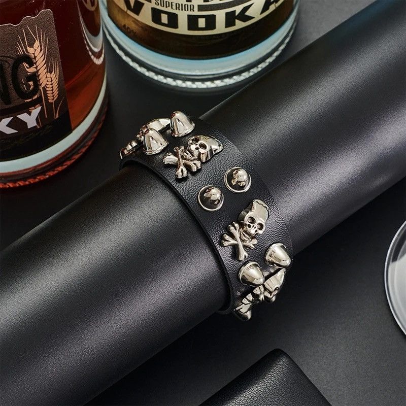 Other Y2K 2000s skeleton spiked grunge punk black studded bracelet Size ONE SIZE - 3 Thumbnail