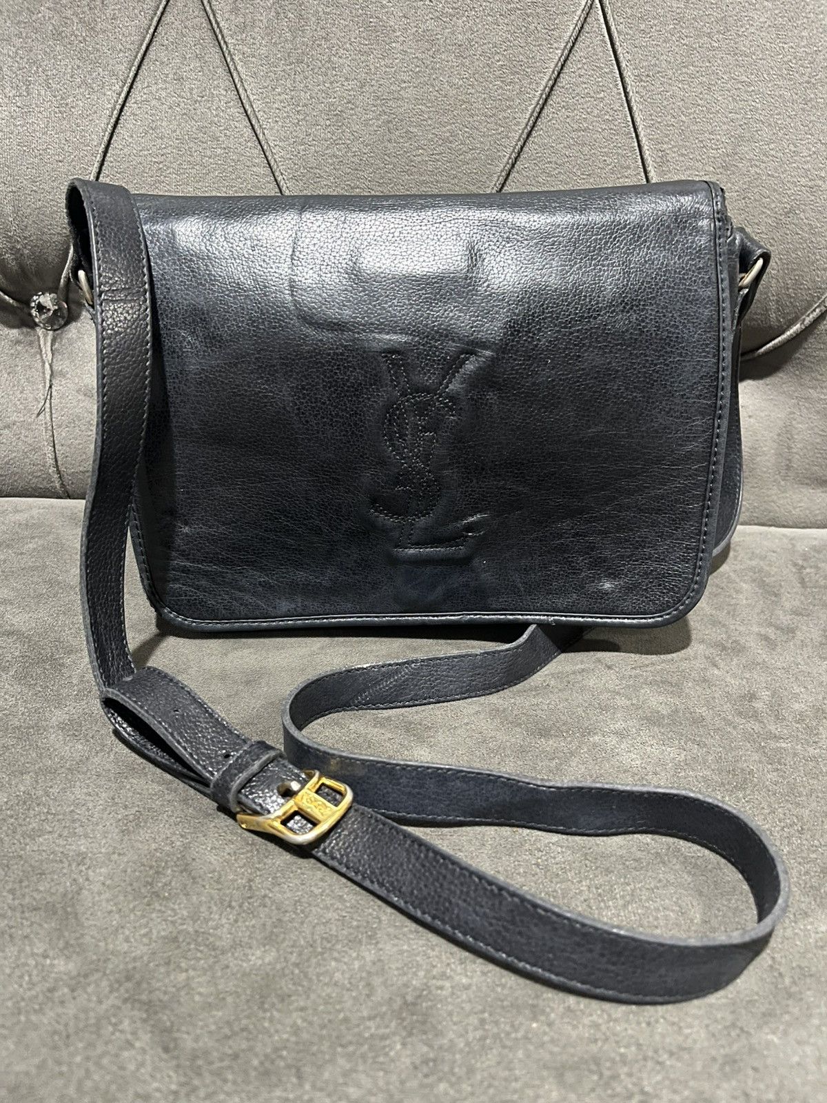 Yves Saint Laurent Authentic Yves Saint Laurent logo stitch shoulder bag Size ONE SIZE - 1 Thumbnail