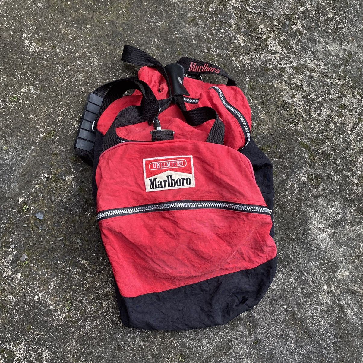 Marlboro × Marlboro Classics Marlboro Vintage 1990D Red Duffle Bag Size ONE SIZE - 2 Thumbnail