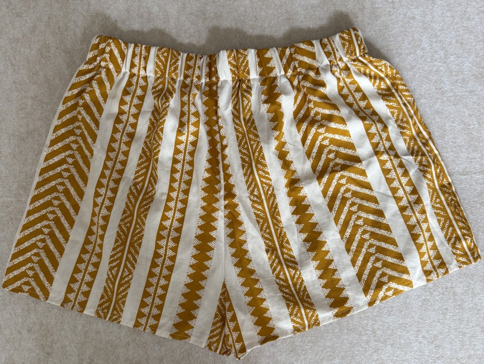 The Unbranded Brand Womens XL Orange White Shorts Elastic Waist Drawstring Summ Size 42" / US 20 - 2 Thumbnail
