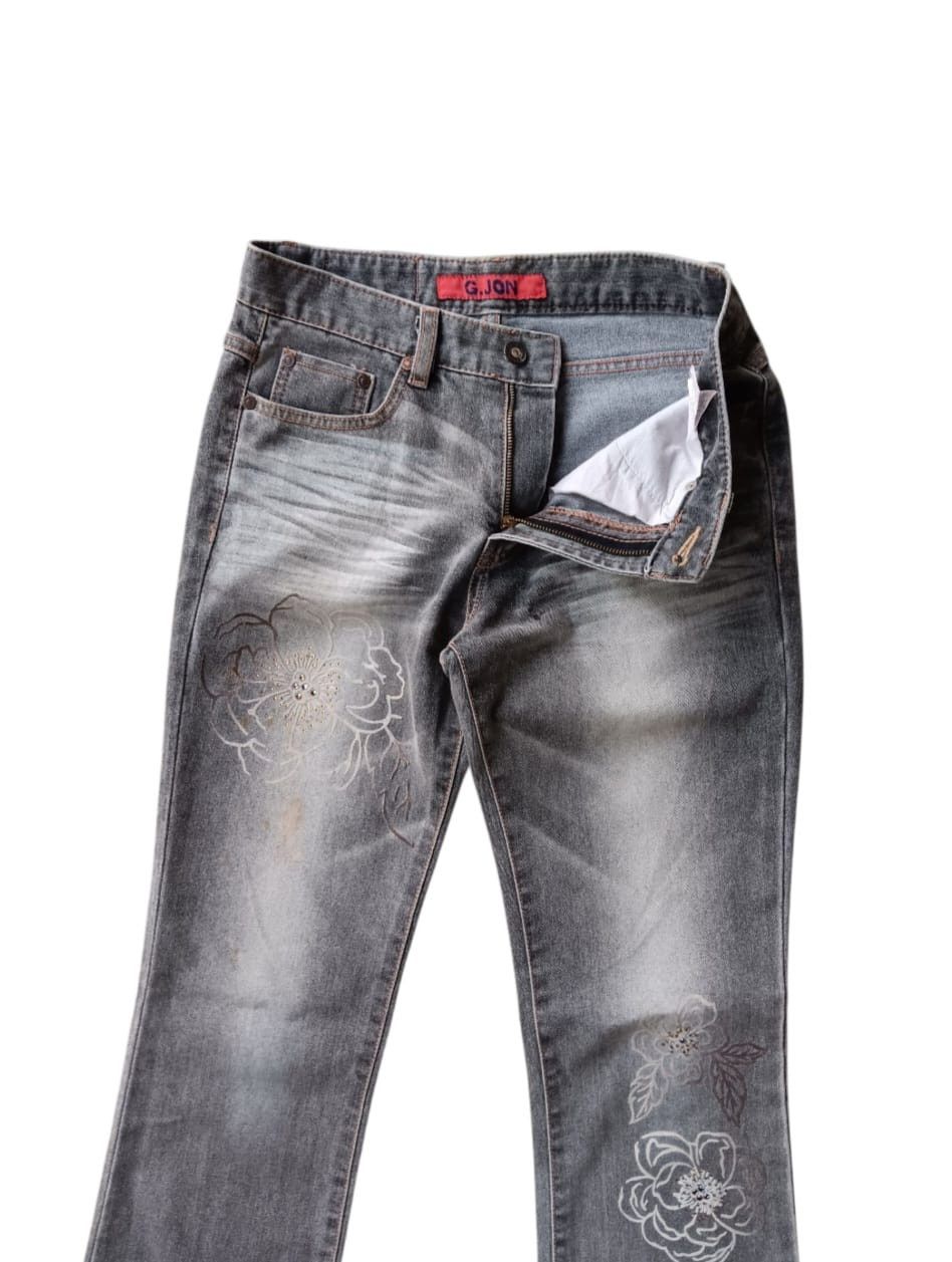 Designer G. Jon flower tattoo flare jeans Size US 28 / EU 44 - 2 Thumbnail