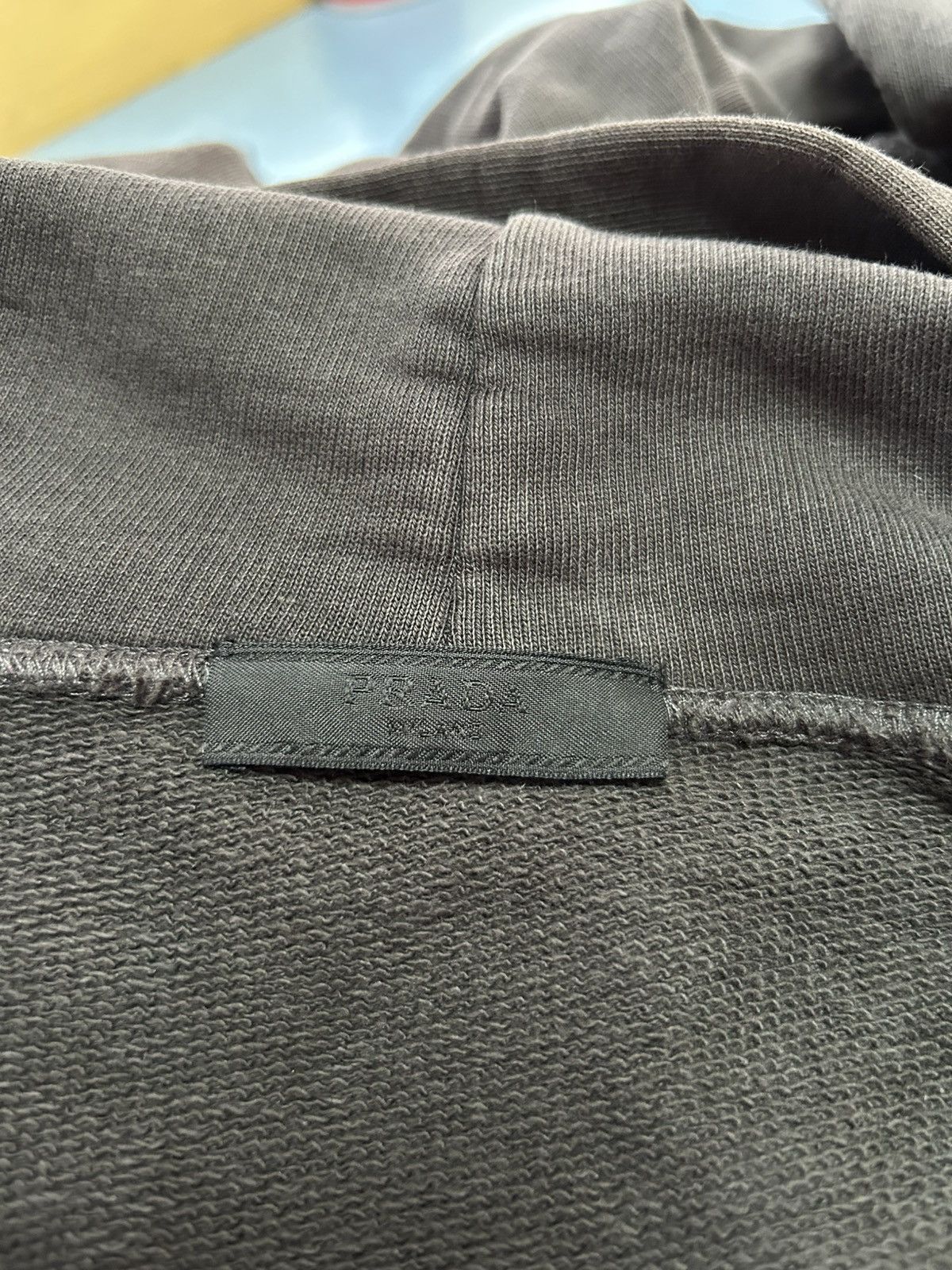 Prada Prada Red Tab Pull Over Hoodie Size US XL / EU 56 / 4 - 7 Thumbnail