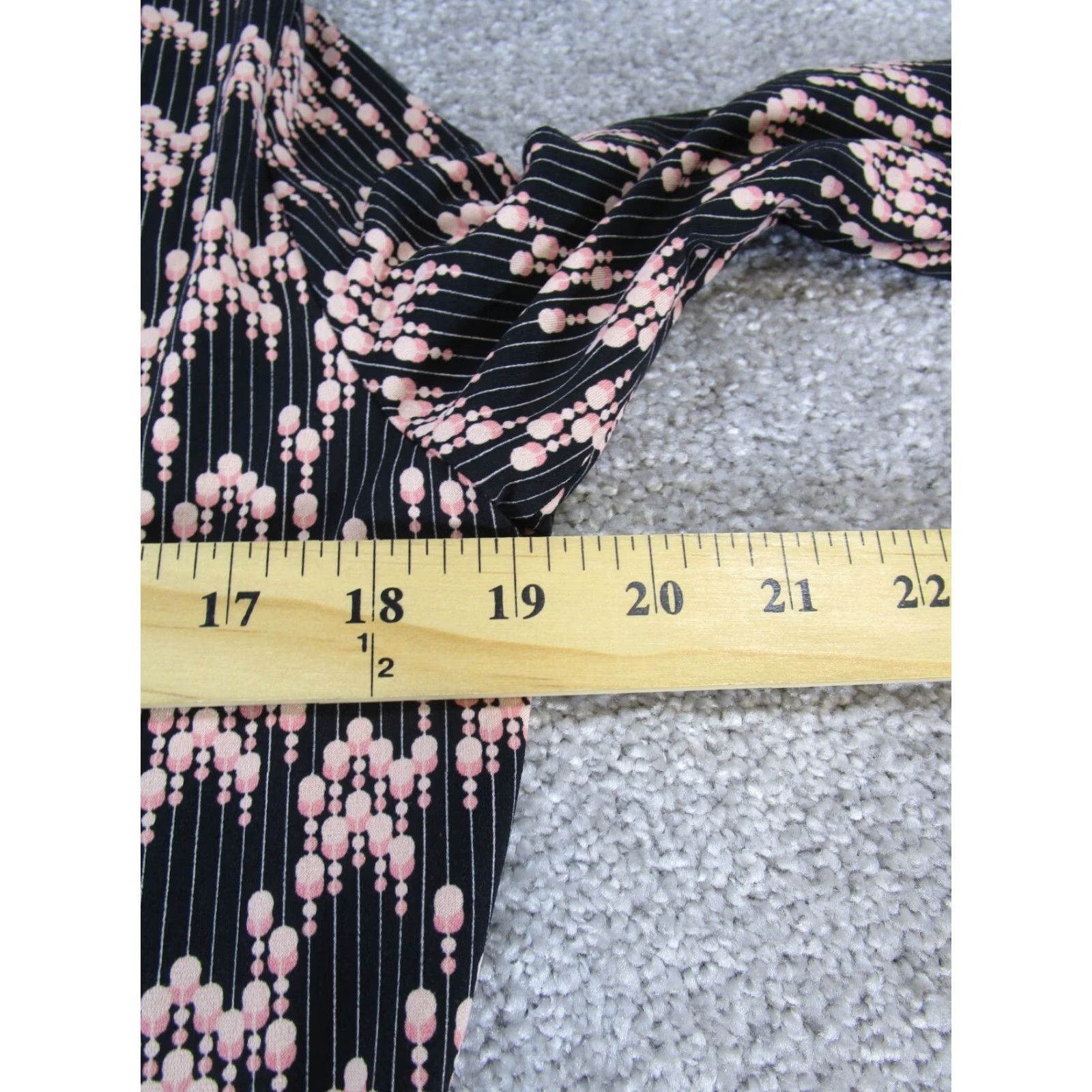 Karl Lagerfeld Karl Lagerfeld Shirt Womens Medium Black Pink Geometric Long Sleeve Round Neck Zip Blouse Size M / US 6-8 / IT 42-44 - 6 Thumbnail