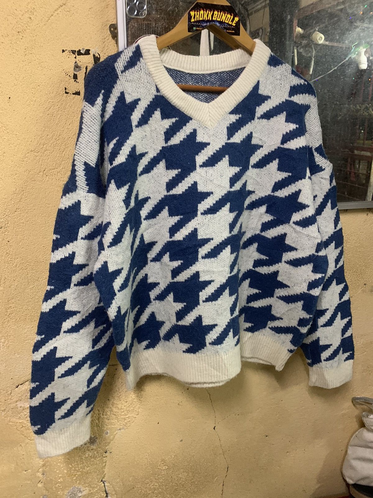 Japanese Brand × Vintage Vintage Blue White Knitwear Sweatshirt Nice Colour Size US XL / EU 56 / 4 - 2 Thumbnail