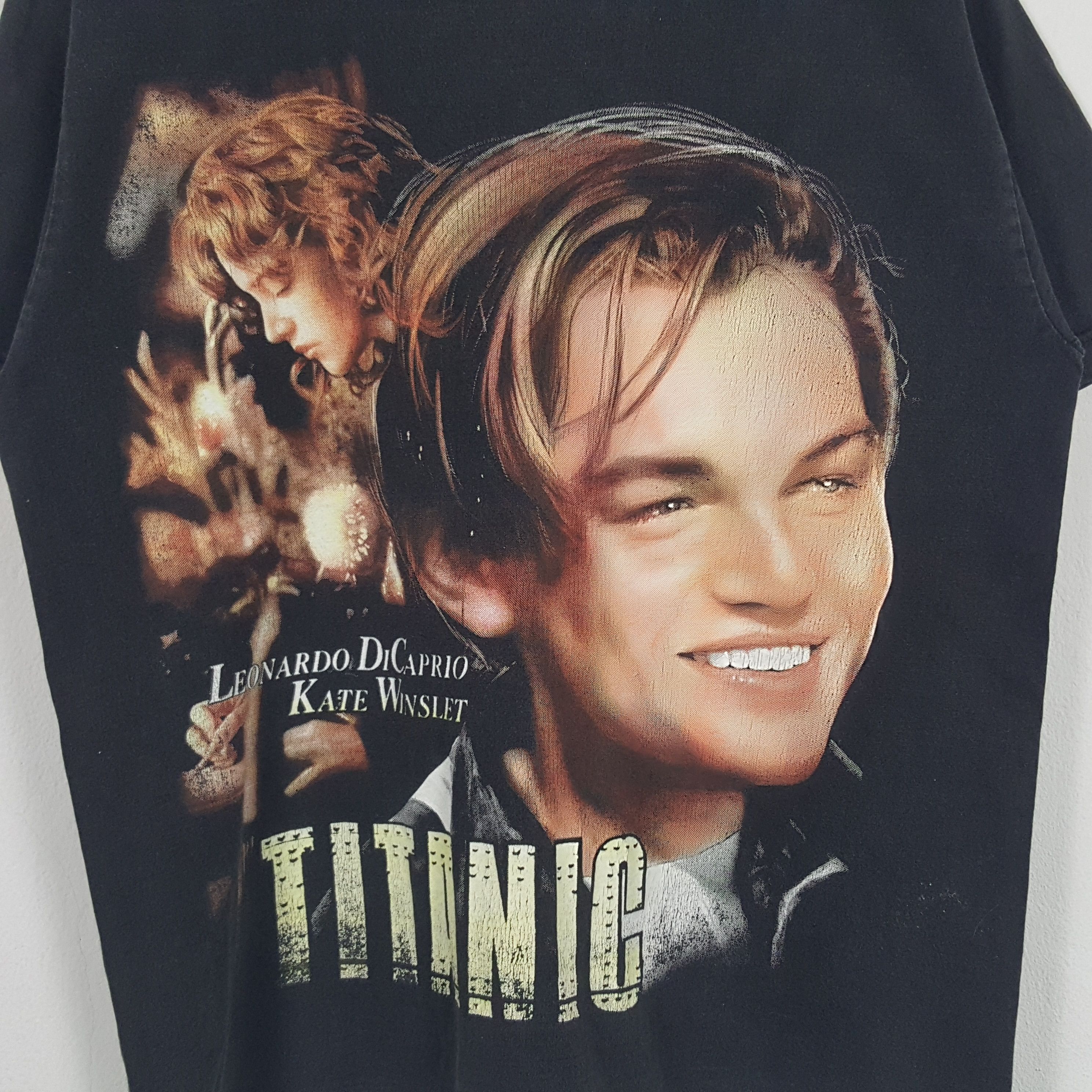 Vintage Vintage 90's Titanic American Romance Movie Tshirt Size US L / EU 52-54 / 3 - 2 Thumbnail