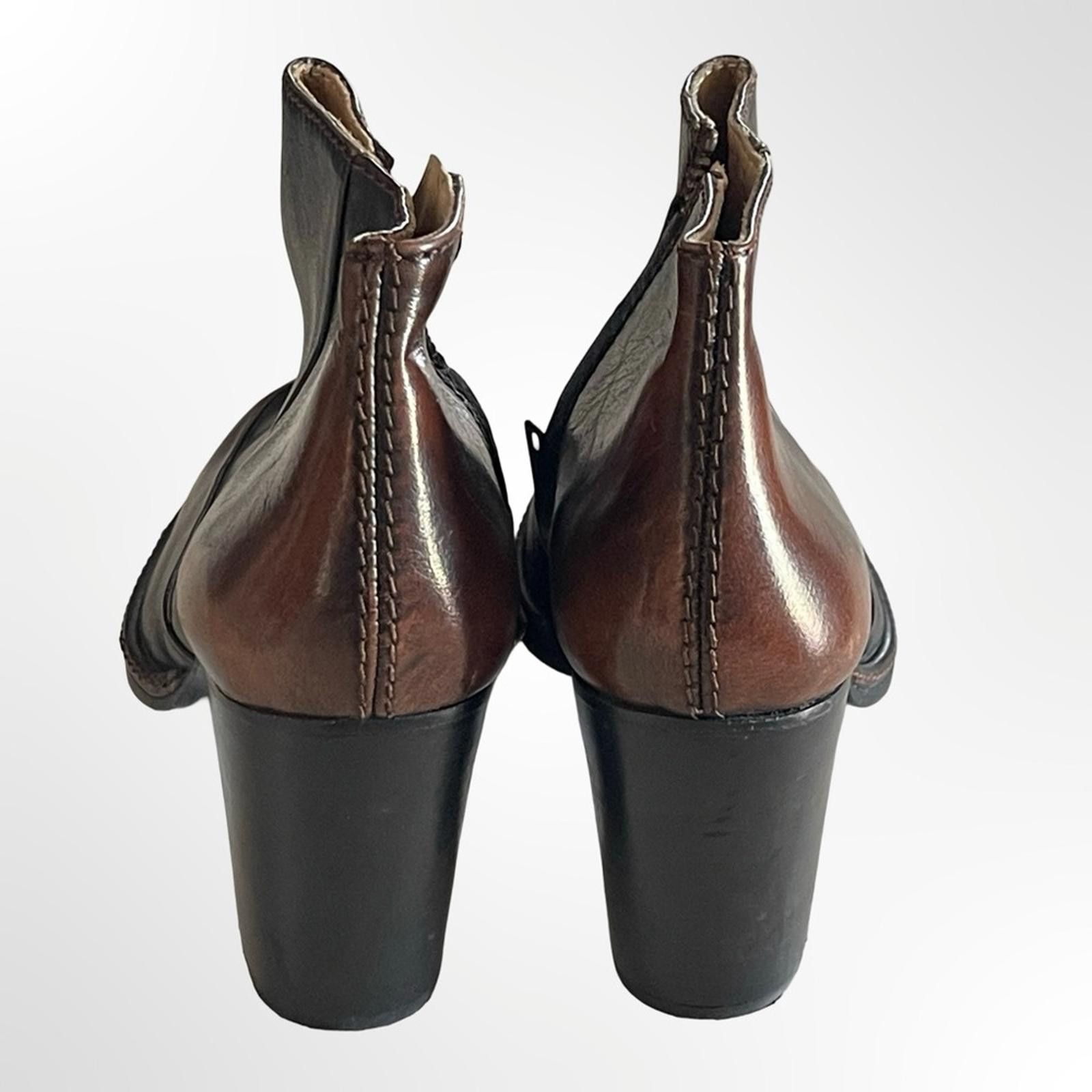 Other French Made Cotelac Two-Tone Leather Ankle Boot in size 39 Size US 8.5 / IT 38.5 - 4 Thumbnail