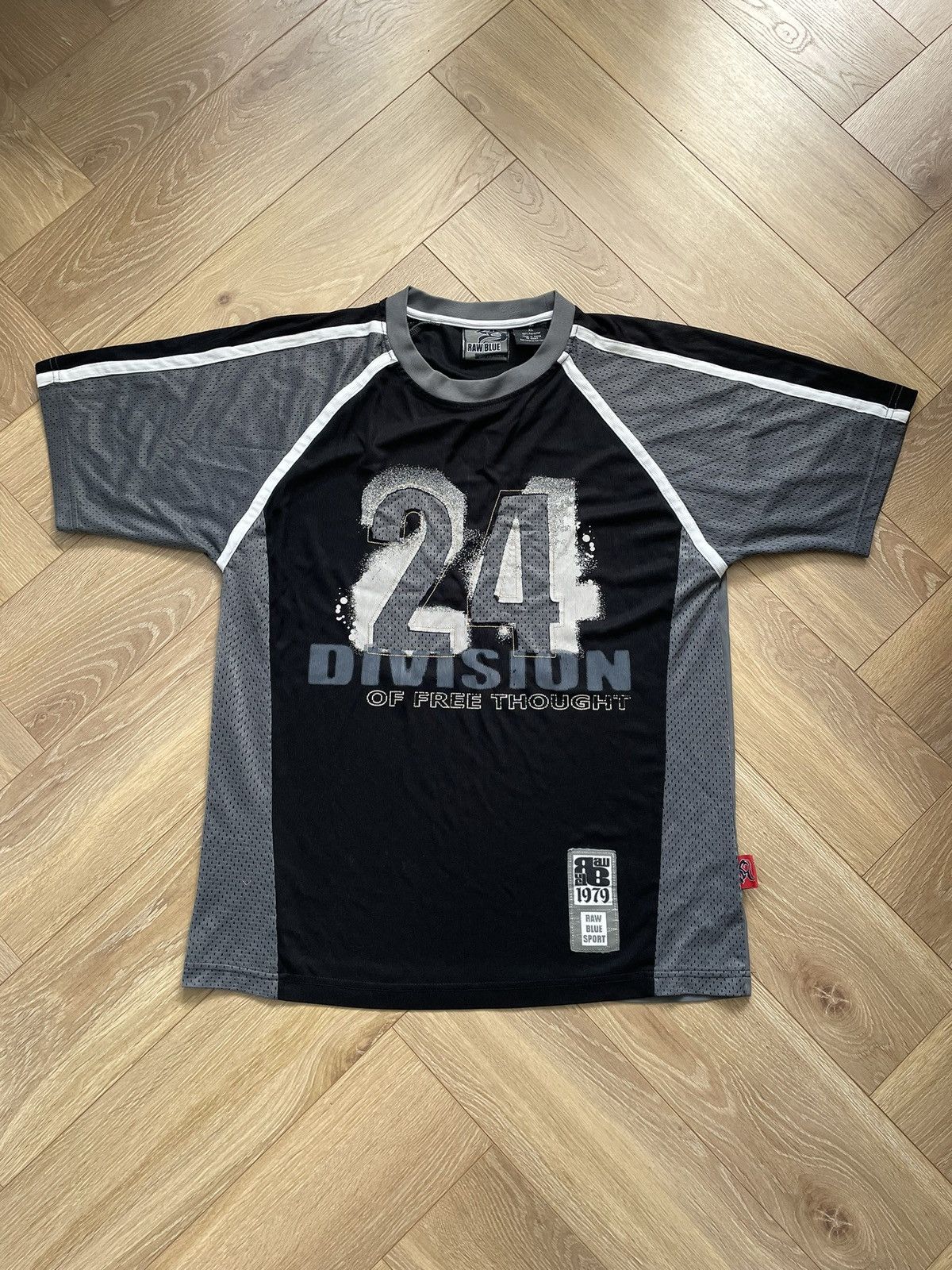 Fubu Raw Blue Vintage Y2kT-shirt Tes Skate Swag Drip Baggy Size US XL / EU 56 / 4 - 1 Thumbnail