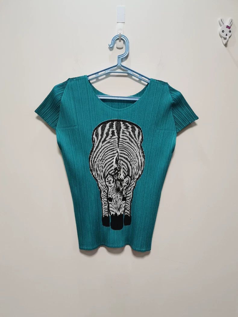 Issey Miyake Issey Miyake size:3 Green pleated zebra top Size XS / US 0-2 / IT 36-38 - 1 Thumbnail