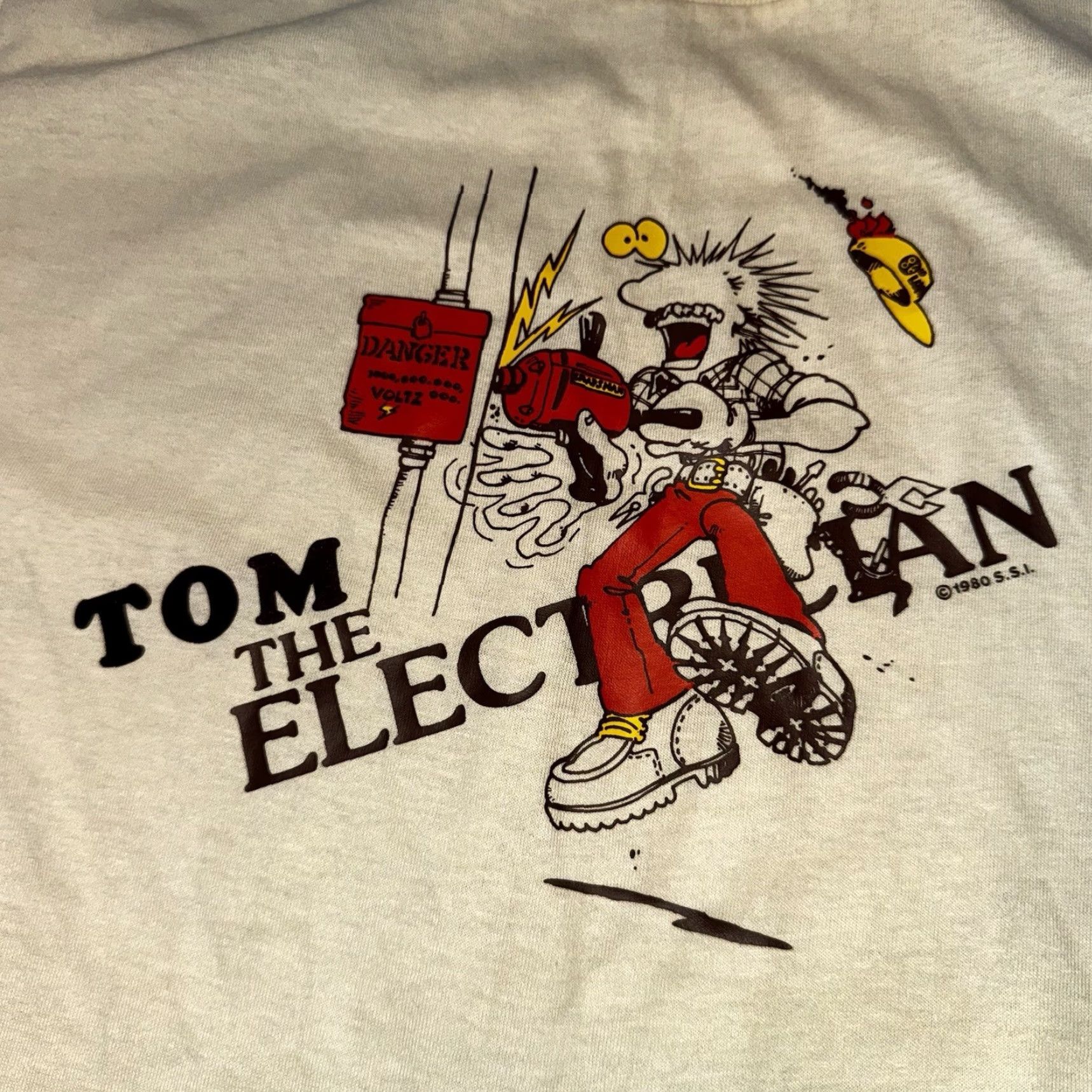 Jerzees VINTAGE Tom The Electrician Cal Cru 1980s Jerzees T-Shirt XL Yellow Crew Neck Short Sleeve Men Size US XL / EU 56 / 4 - 2 Thumbnail