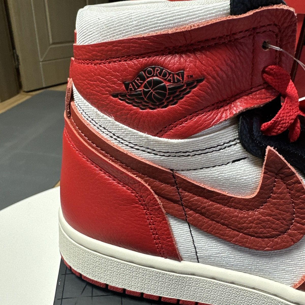 Jordan Brand × Nike New. Size 8 Womens Jordan Retro 1 High Method of Make Size US 8 / IT 38 - 5 Thumbnail