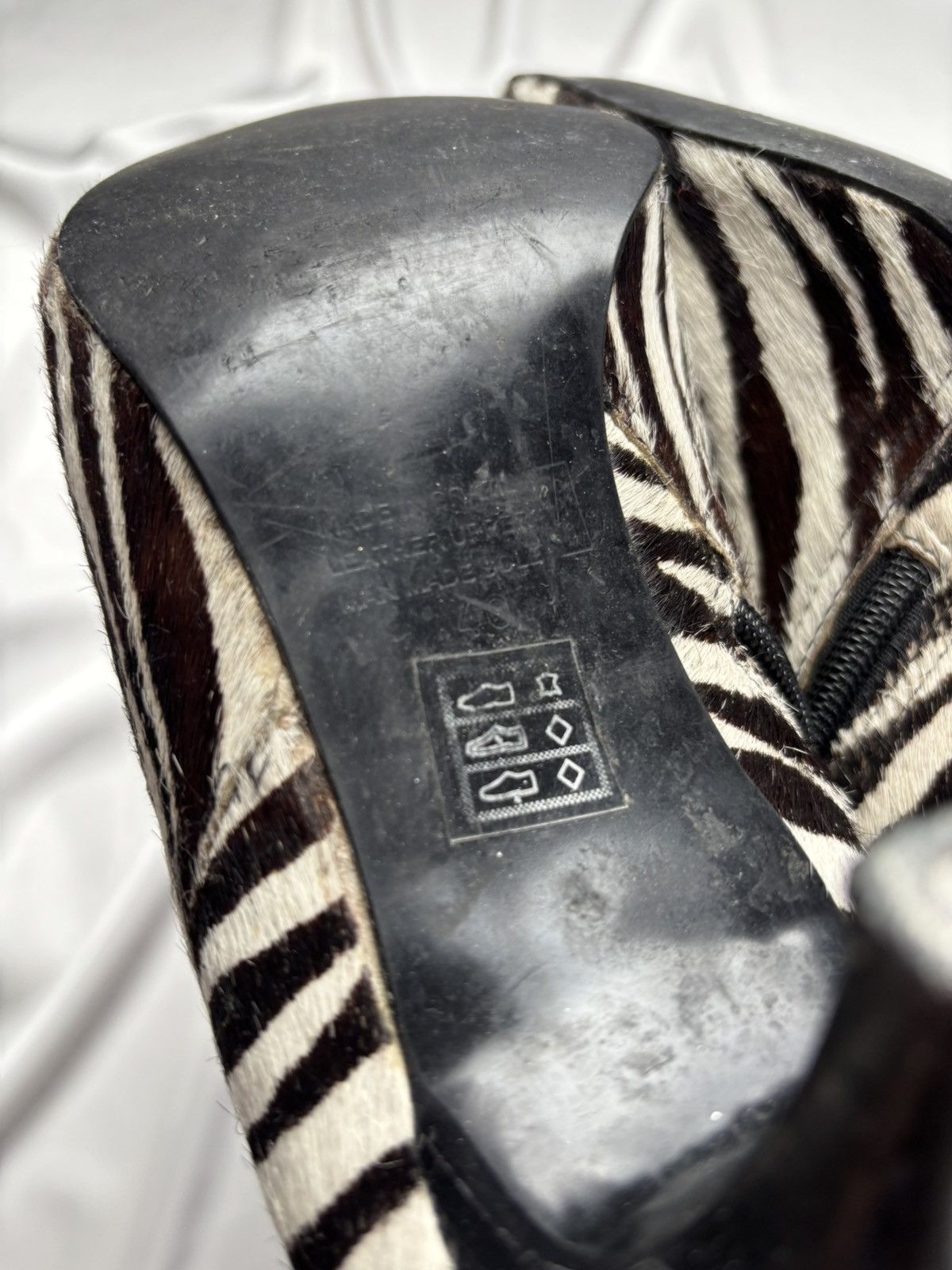 Vintage Vintage hairy zebra print heels shoes Size US 10 / IT 40 - 6 Thumbnail
