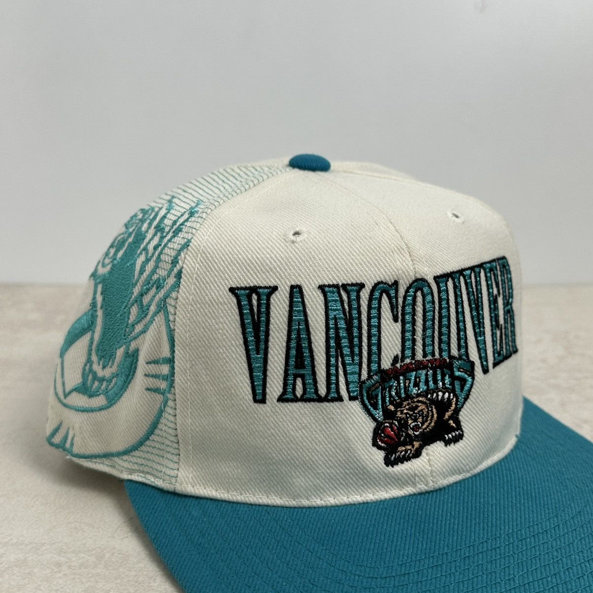 Vintage Vintage 90s Vancouver Grizzlies Laser Sports Specialties Hat Size ONE SIZE - 2 Thumbnail