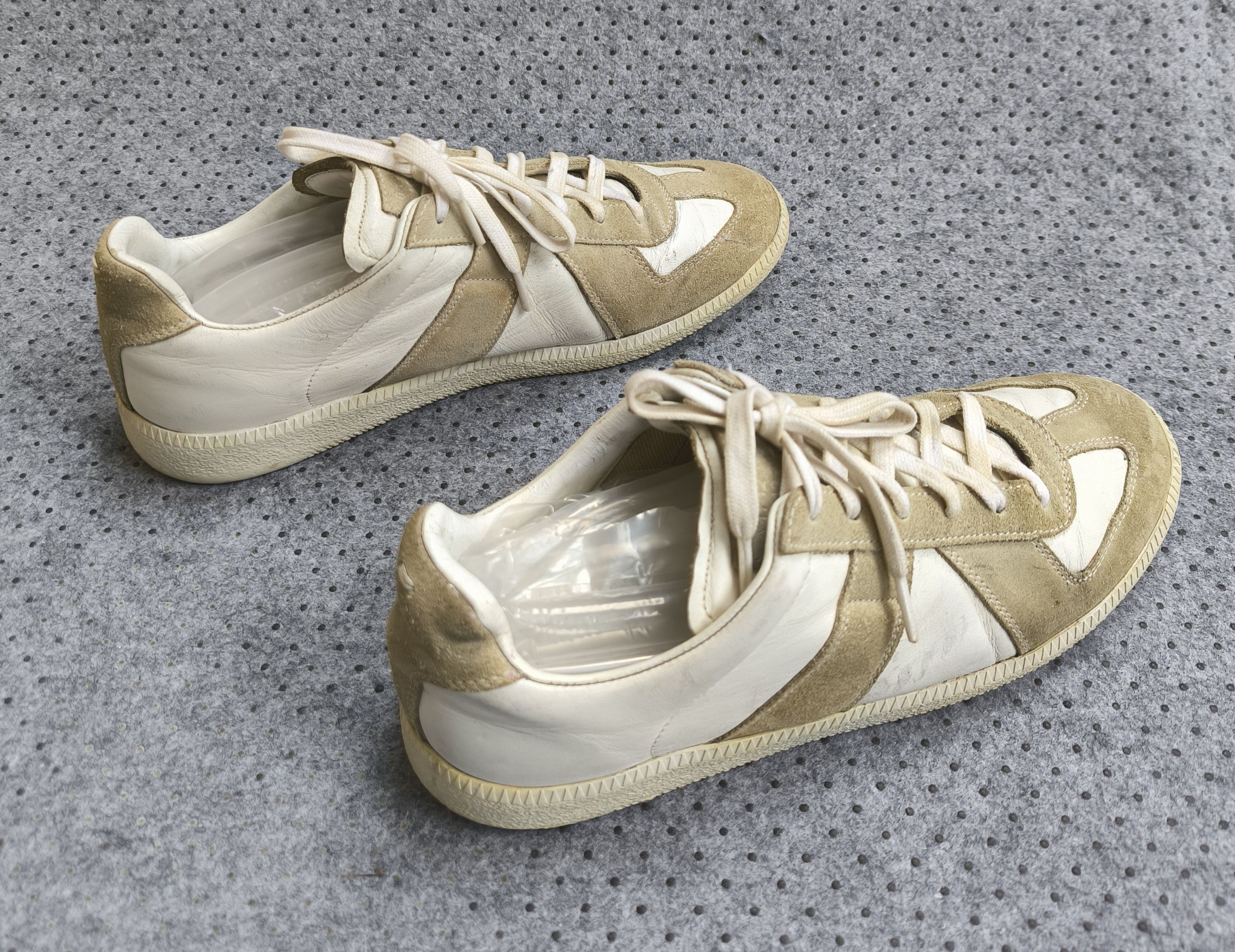 Maison Margiela MAISON MARGIELA Replica low top sneakers Size US 7 / EU 40 - 1 Thumbnail