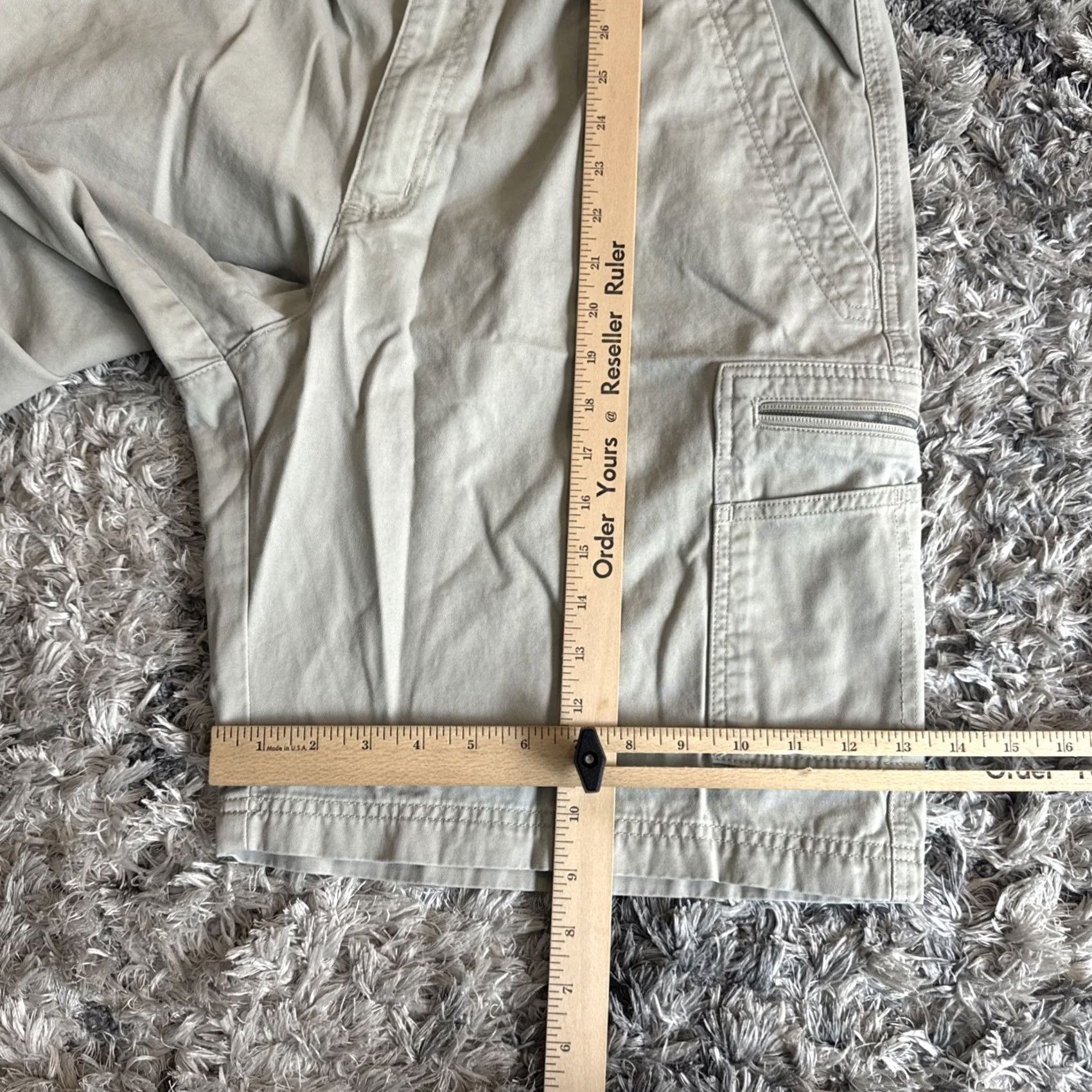 Vintage VINTAGE Columbia Cargo Shorts Men's Gray 36 Casual Multi Pocket Y2K 2000s Rare Mens Size US 36 / EU 52 - 5 Thumbnail