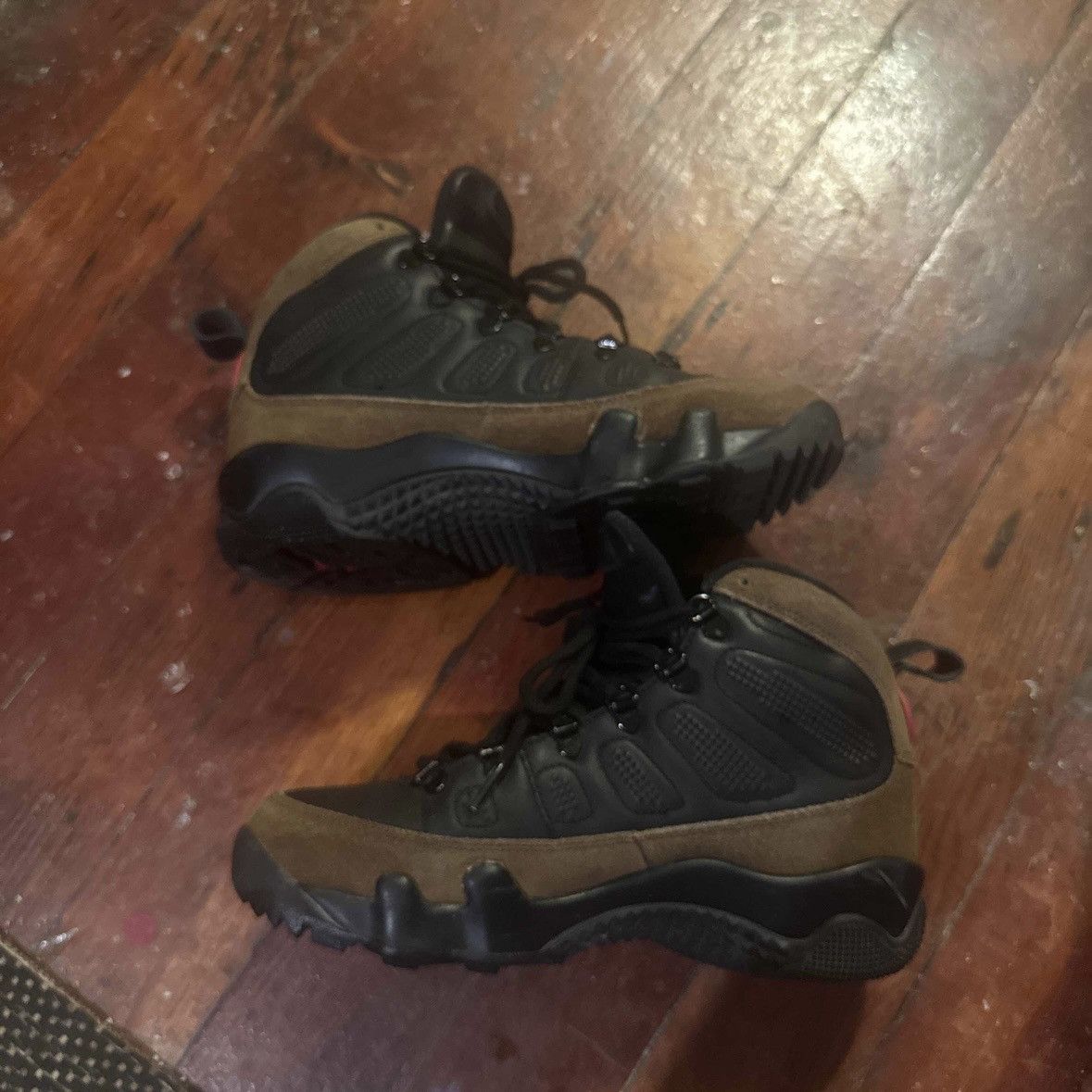 Jordan Brand Air Jordan 9 Olive Retro NRG Hiking Boots sz 7 2017 Size US 7 / EU 40 - 2 Thumbnail
