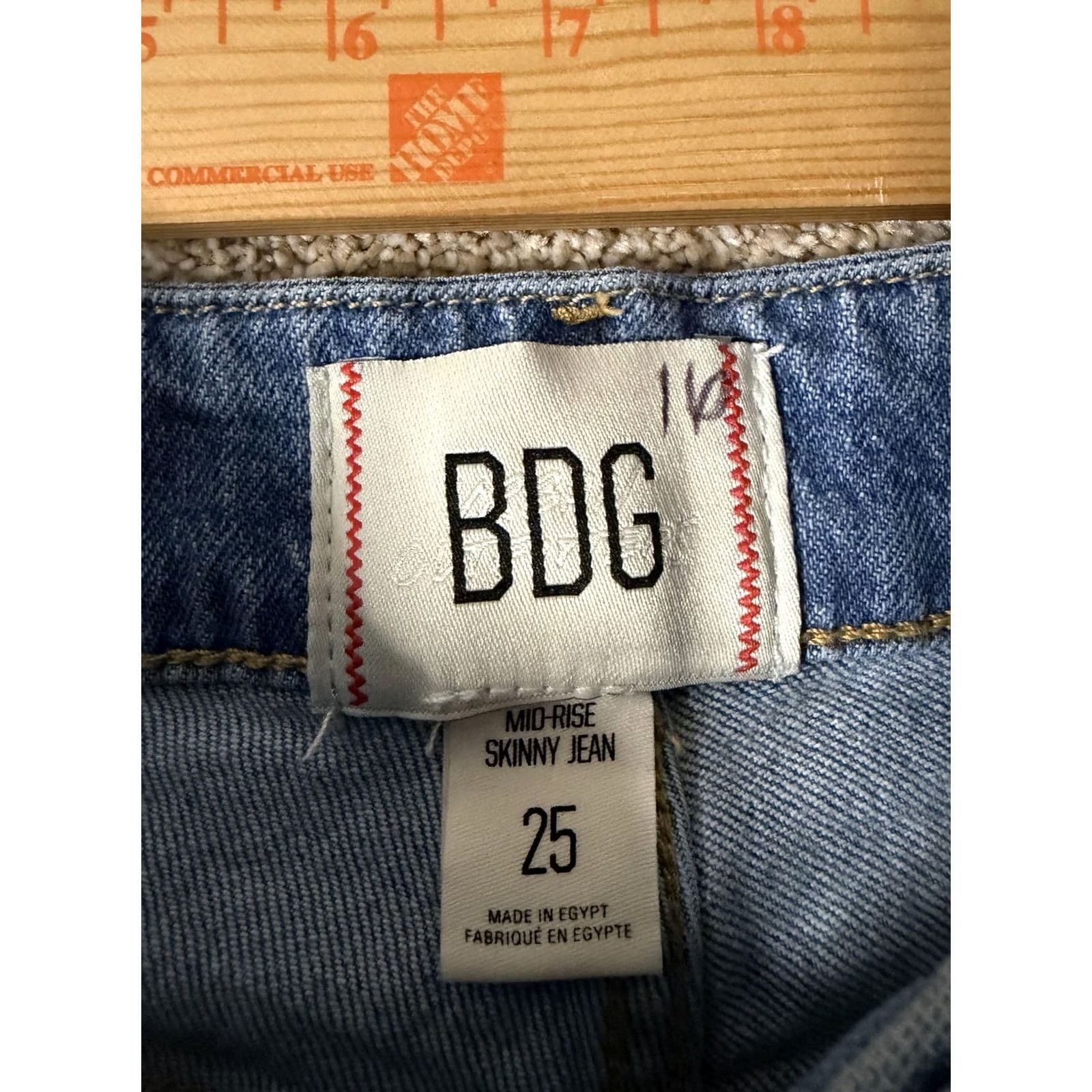 Bdg BDG Jeans Womens 25 Blue Mid Rise Skinny Stretch Denim Light Wash Casual Size 42" / US 20 - 5 Thumbnail