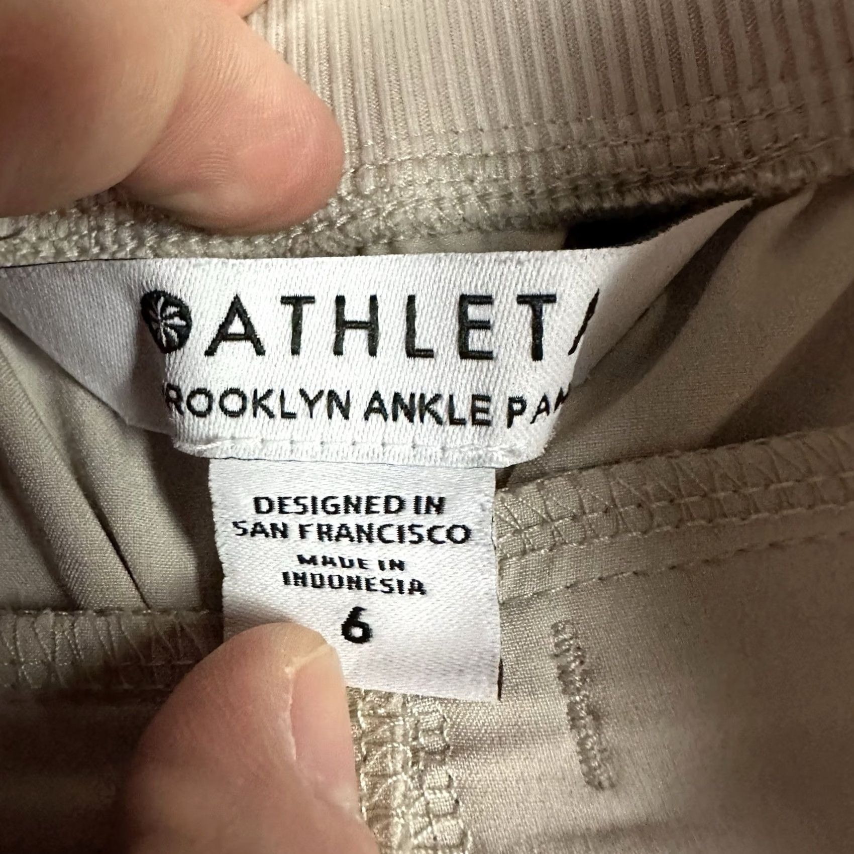 Athleta Athleta Women's Ankle Pant Casual Beige 27 in Inseam Pockets Zipperless Travel 2 31" Waist Regular Rise 8.5-10.5 in Size 26" / US 2 / IT 38 - 5 Thumbnail