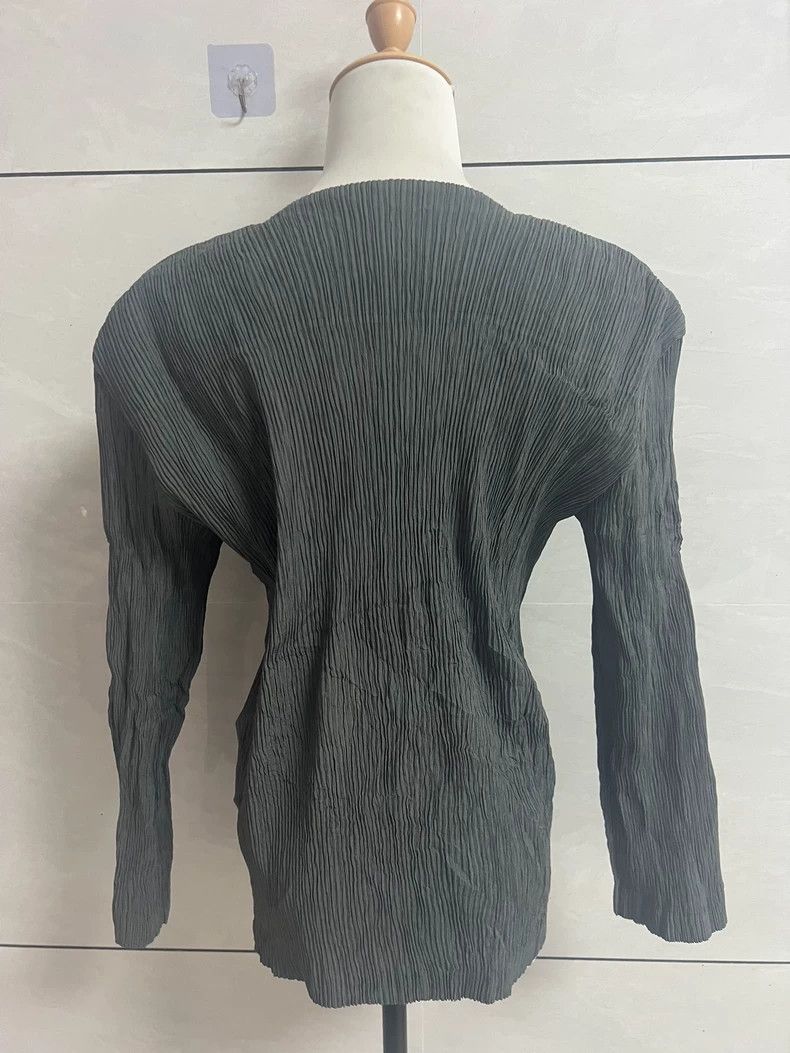 Issey Miyake Issey Miyake A grey cardigan coat Size M / US 6-8 / IT 42-44 - 2 Thumbnail