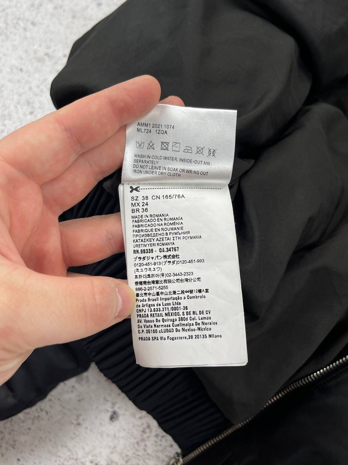 Miu Miu Miu Miu Women Black Cropped Down Puffer Jacket Bomber Zip Size XS / US 0-2 / IT 36-38 - 15 Thumbnail