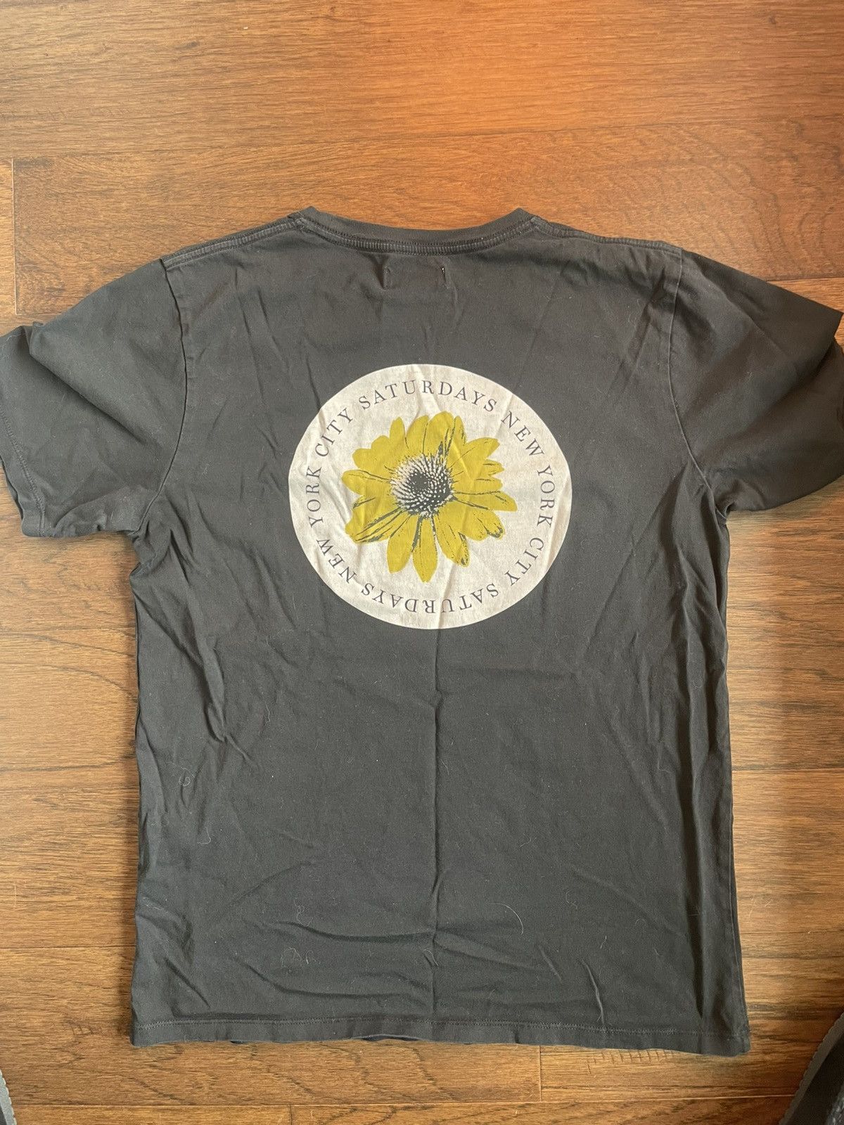 Saturdays NYC Saturdays NYC Flower T Size US M / EU 48-50 / 2 - 3 Thumbnail