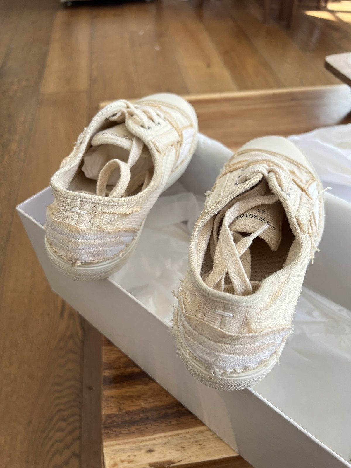 Maison Margiela Maison Margiela Inside-Out Canvas Natural Low Top Sneakers Size US 6 / IT 36 - 10 Thumbnail