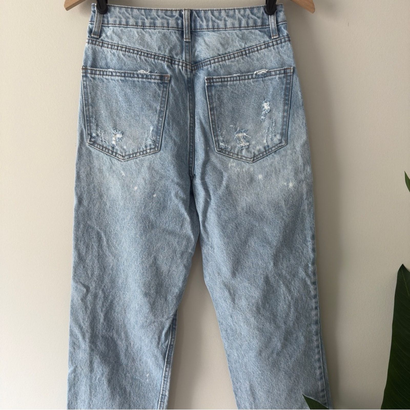 Other No Boundaries Distressed Paint Splatter Light Wash Jeans EUC Size 27" / US 4 / IT 40 - 3 Thumbnail