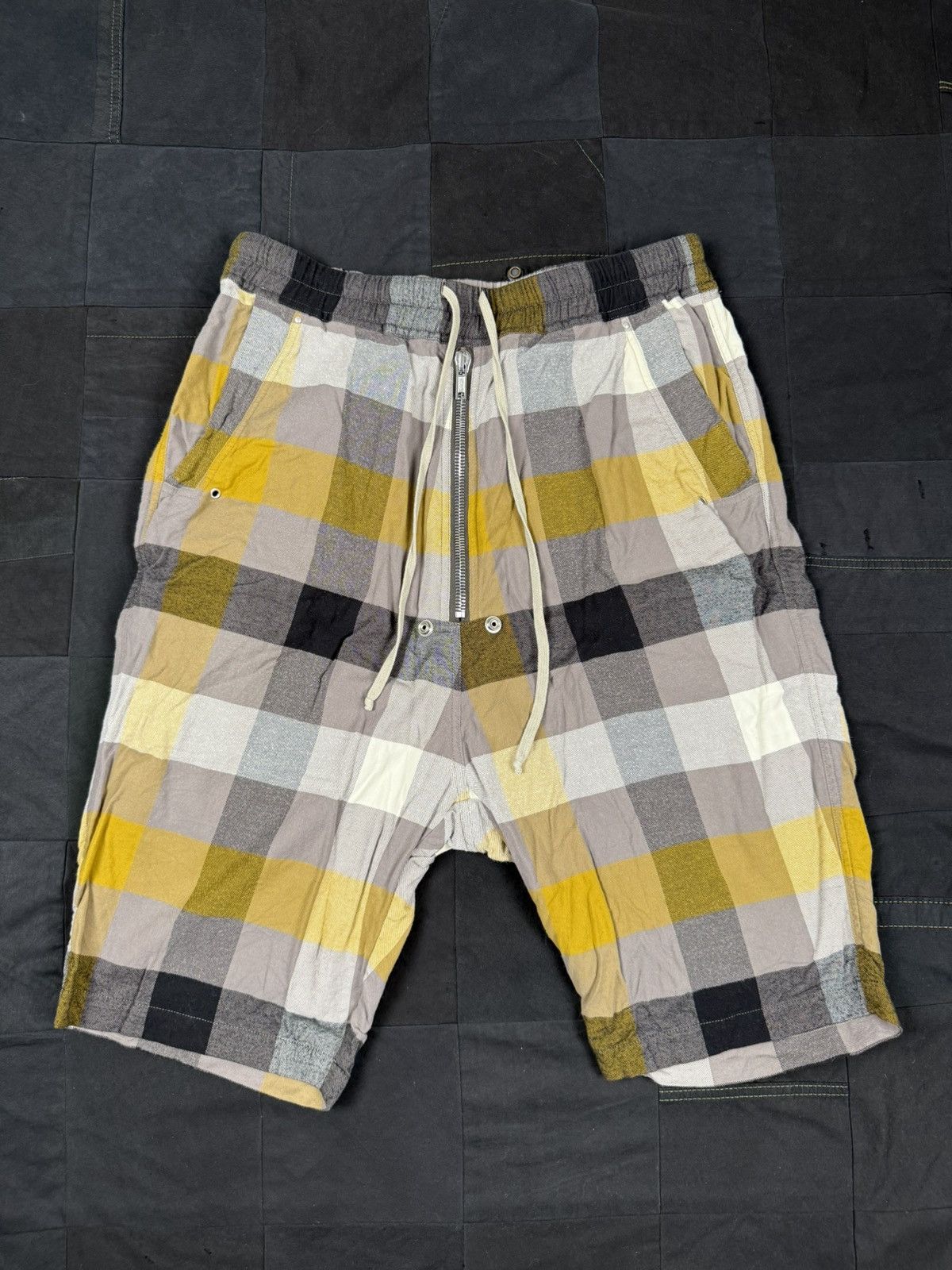 Plaid Bela Pod Shorts