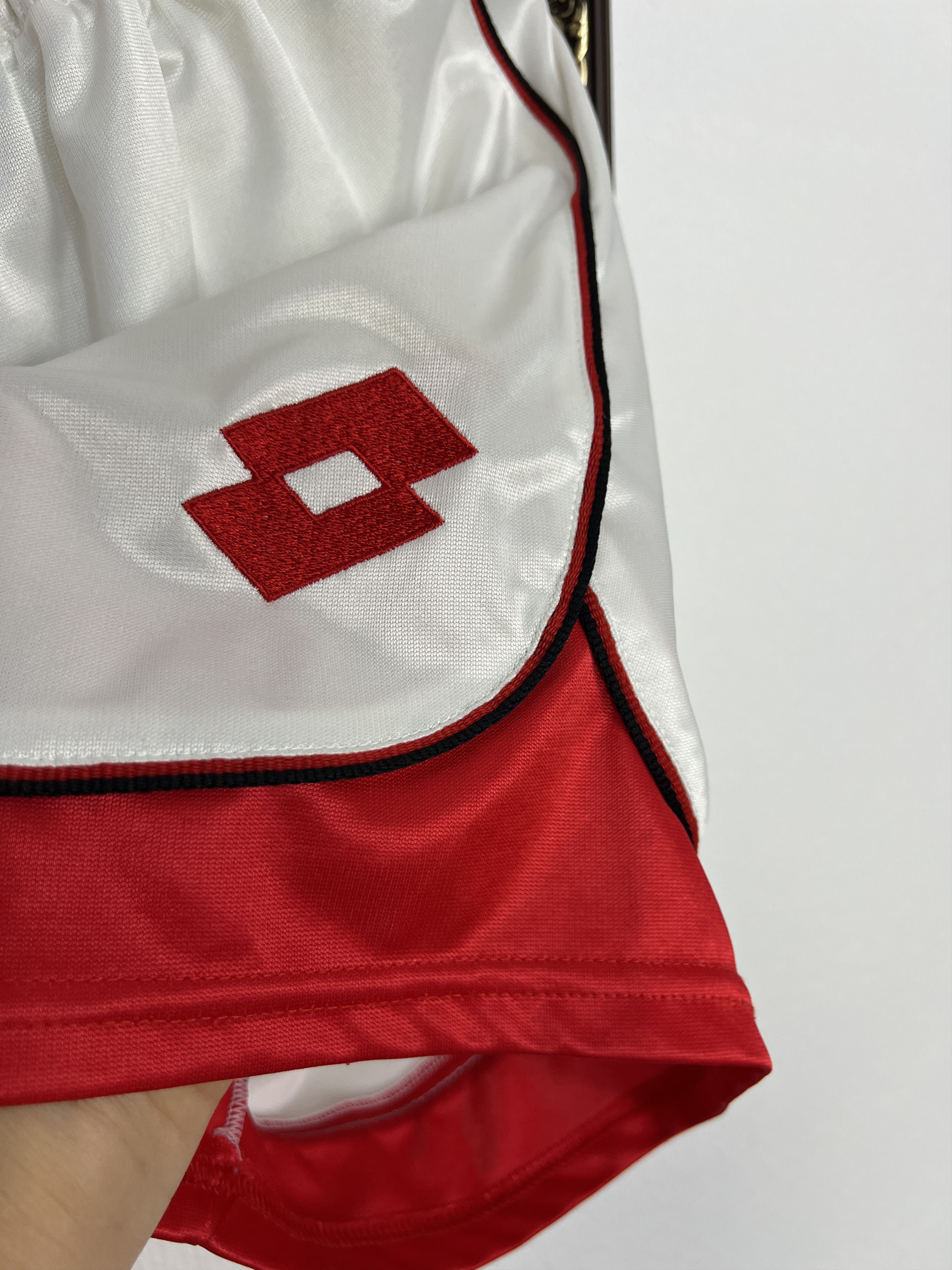 Lotto Sport Vintage 90's Lotto AC Milan Football Shorts Athletic Soccer Size US 34 / EU 50 - 5 Thumbnail
