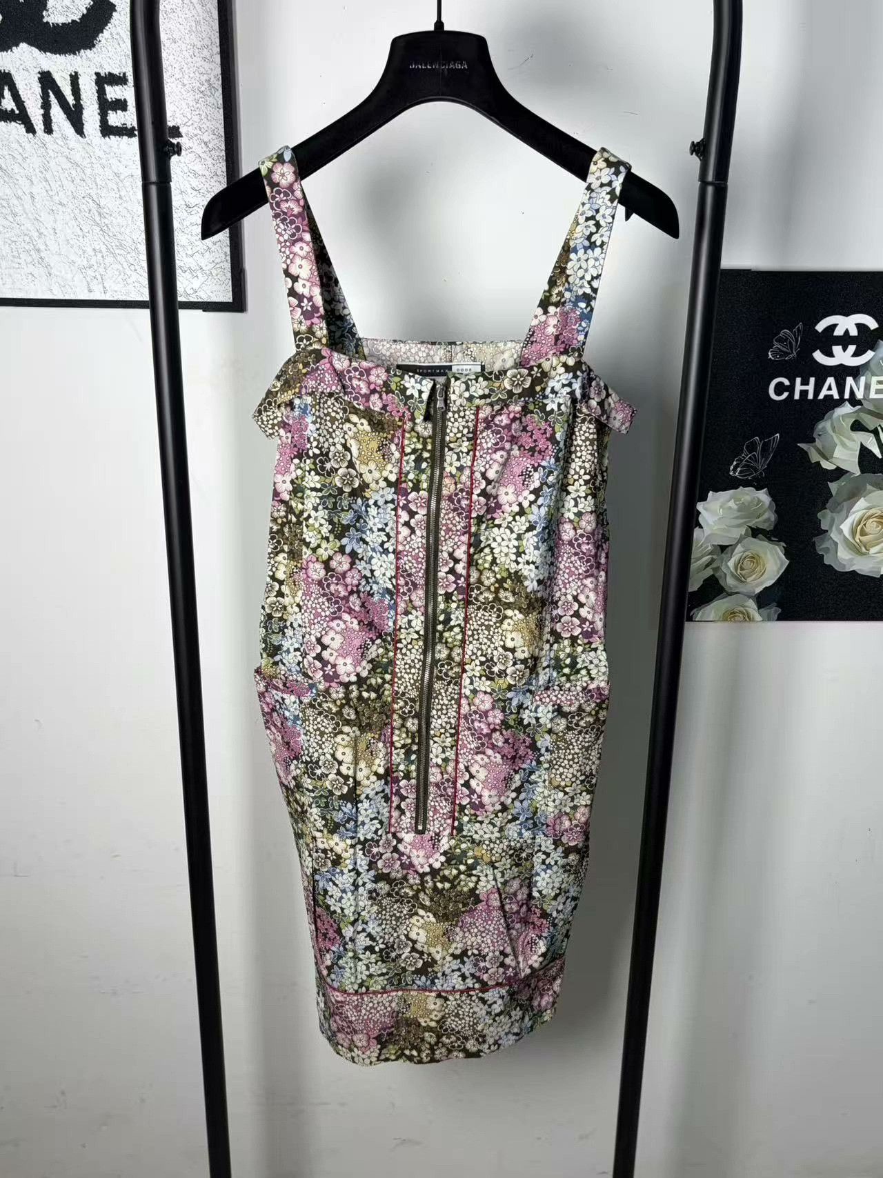 Max Mara Max Mara Floral White T-Shirt M Women Size M / US 6-8 / IT 42-44 - 1 Thumbnail