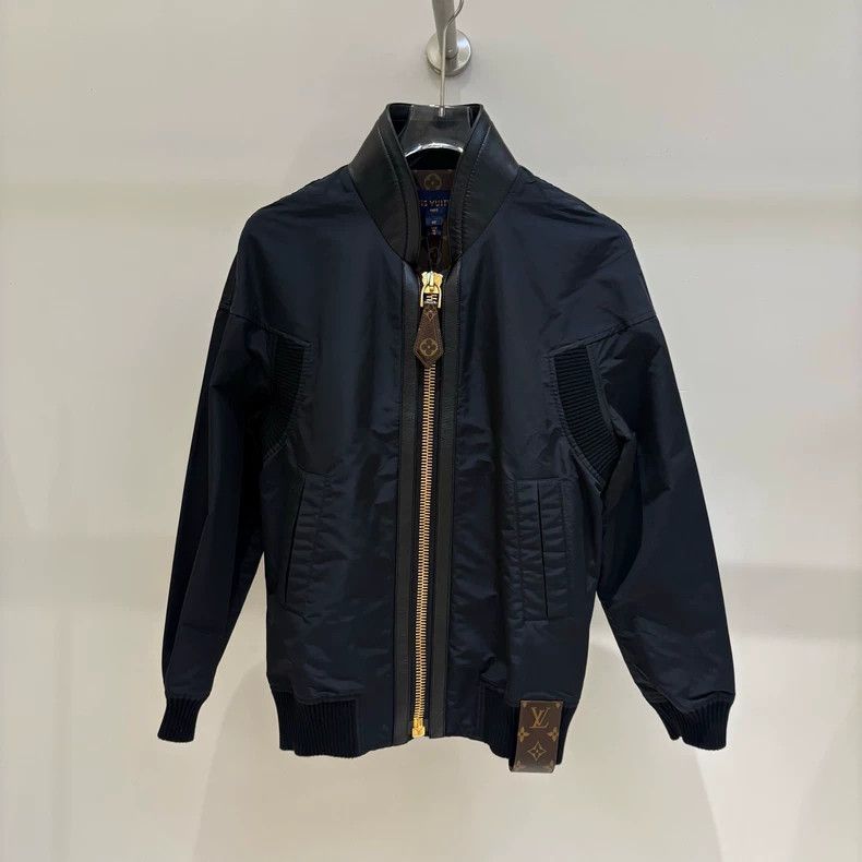 Louis Vuitton Louis Vuitton Black assault jacket presbyopic leather zipp Size S / US 4 / IT 40 - 1 Thumbnail