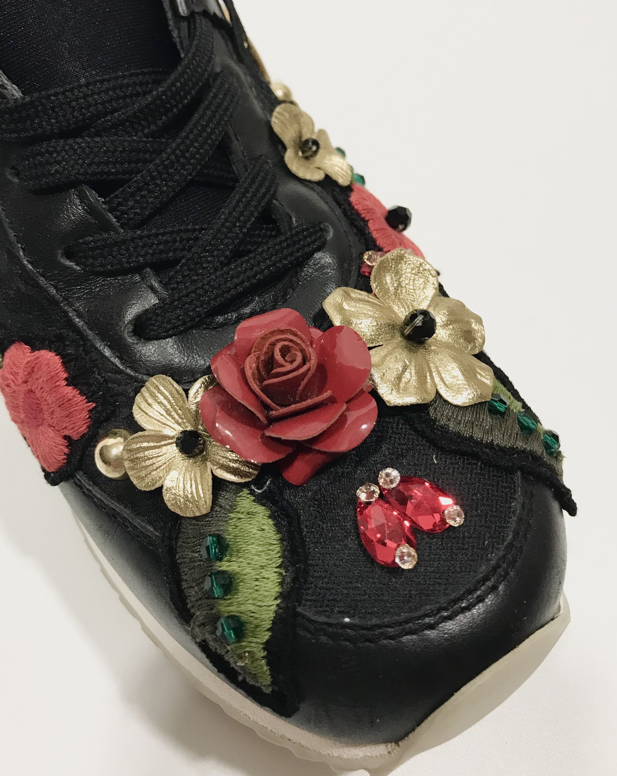 Dolce & Gabbana Dolce & Gabbana Flower Embroidered Studded Sneakers Size 36 Size US 6 / IT 36 - 4 Thumbnail