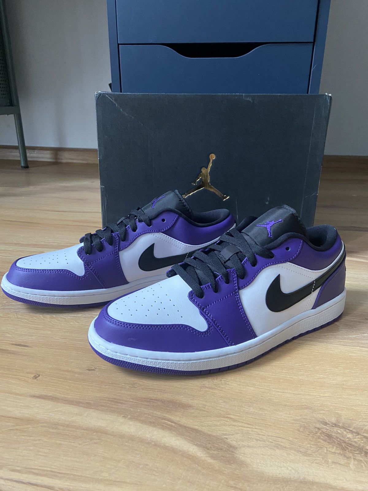 Jordan Brand Air Jordan 1 Low Court Purple White Size US 11 / EU 44 - 6 Thumbnail