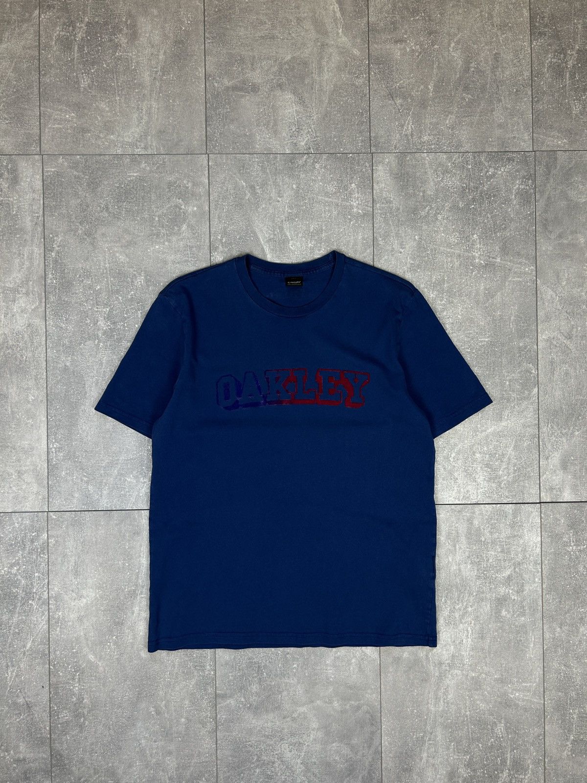 Oakley Mens Oakley t shirt streetwear vintage y2k tee Size US L / EU 52-54 / 3 - 16 Thumbnail