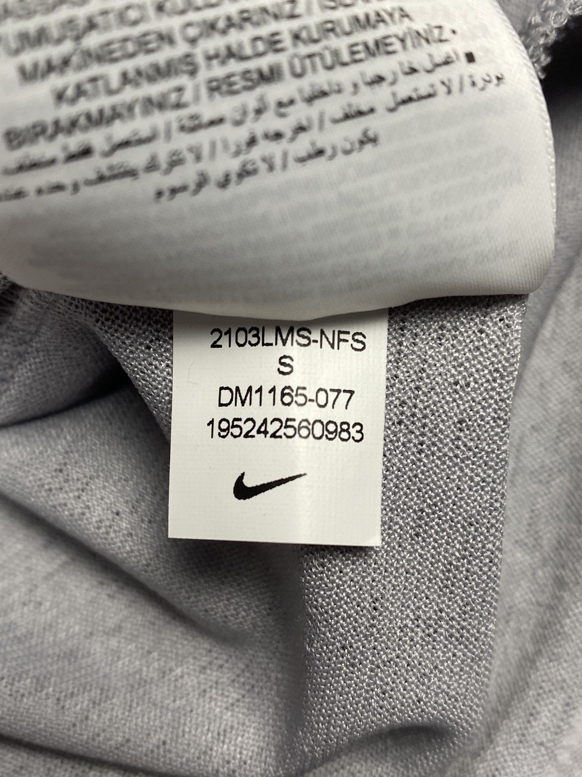 Nike Nike Run Division Running Dri Fit Long Sleeve Top Light Tee Size US S / EU 44-46 / 1 - 11 Thumbnail