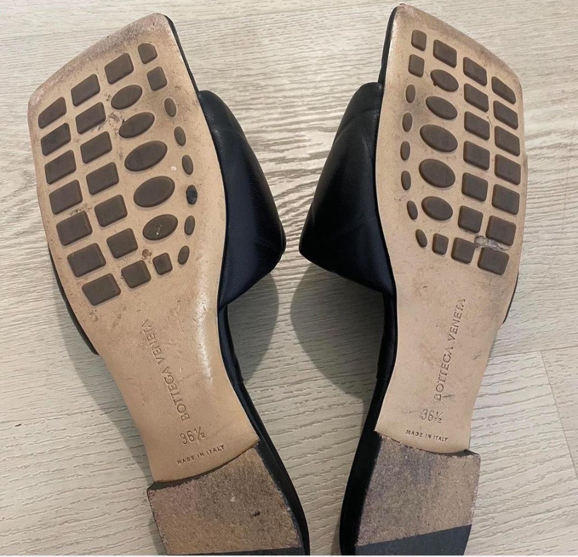 Bottega Veneta Bottega Veneta black leather sandal Size US 7 / IT 37 - 2 Thumbnail