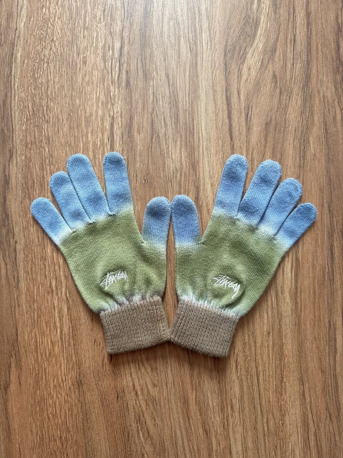 小物 stussy Earth Day gloves s/m Stussy Stussy Earth Day Tie Dye Gloves | Grailed