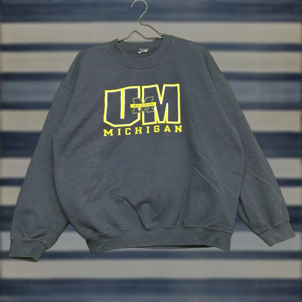 Vintage VINTAGE Crable Sportswear Michigan Wolverines Sweatshirt Mens Large Blue 90s Crewneck Size US L / EU 52-54 / 3 - 1 Thumbnail