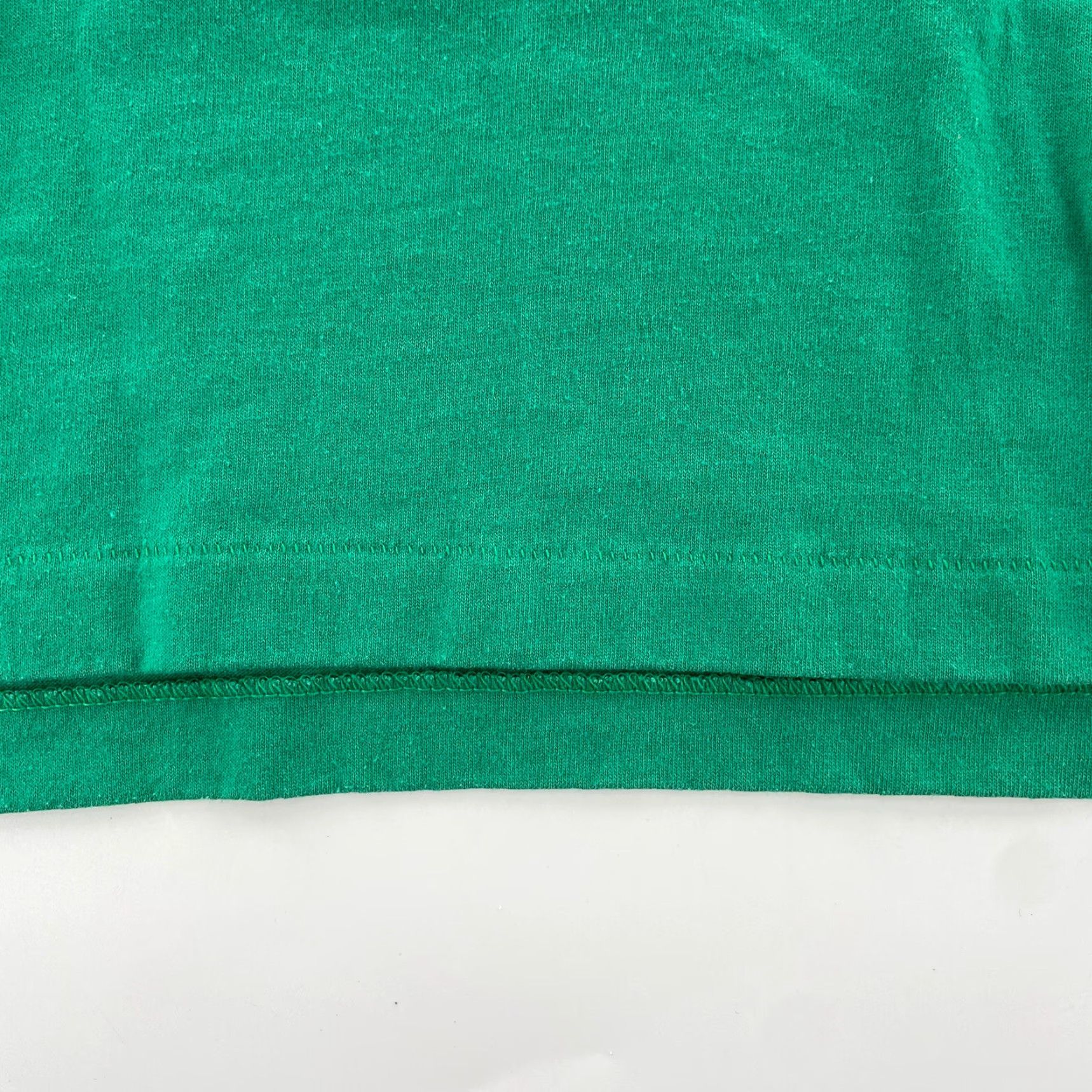 Hanes VINTAGE Hanes Christmas Shirt Adult Large Green Stitch Single Stitch Crew Neck T-Shirt Men Christmas 90s Friends Decorative Logo Regular Fit Size US L / EU 52-54 / 3 - 6 Thumbnail