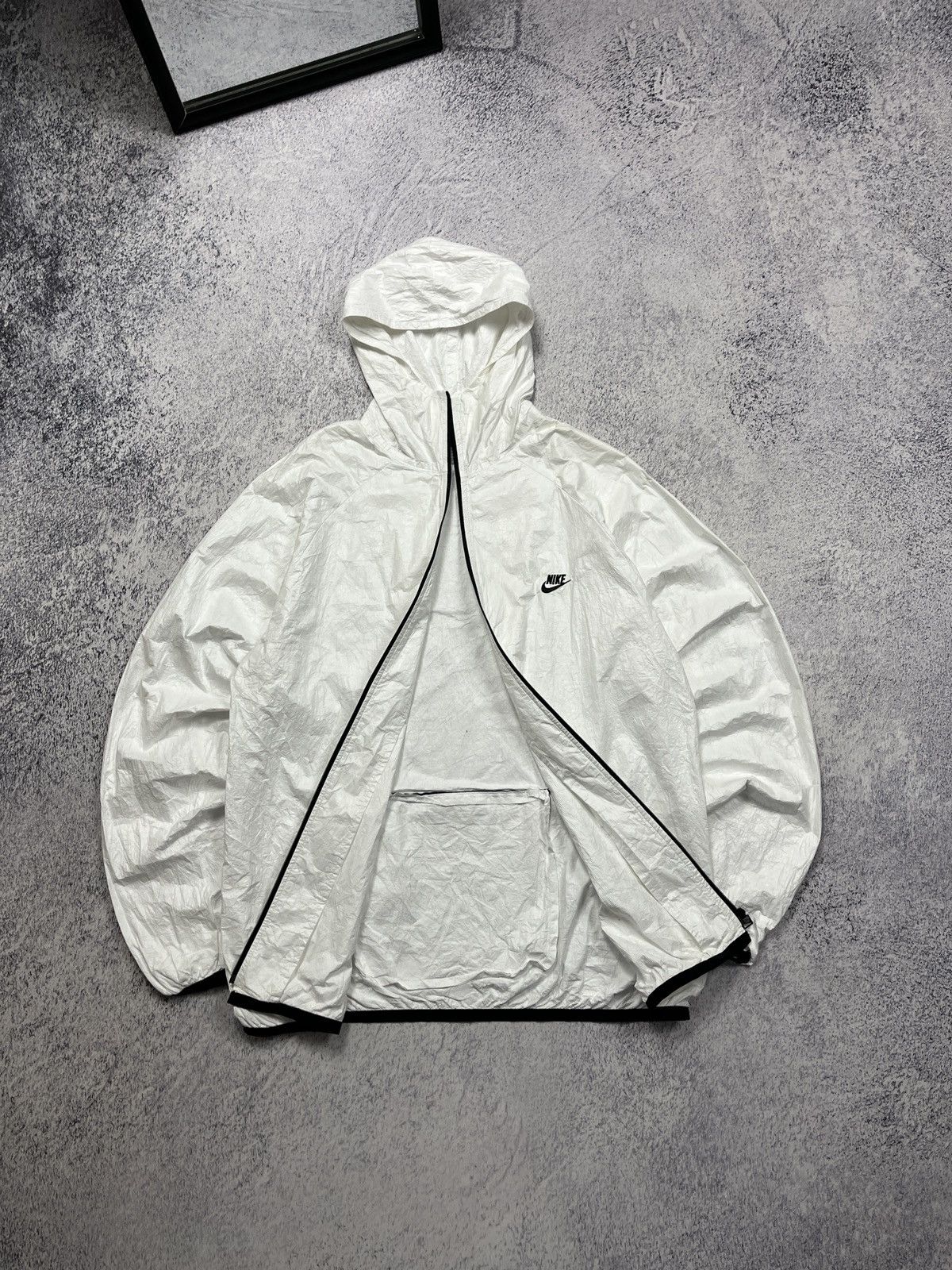 Nike × Vintage Vintage Nike Lightweight White Swoosh Nylon Packable Jacket Size US M / EU 48-50 / 2 - 9 Thumbnail