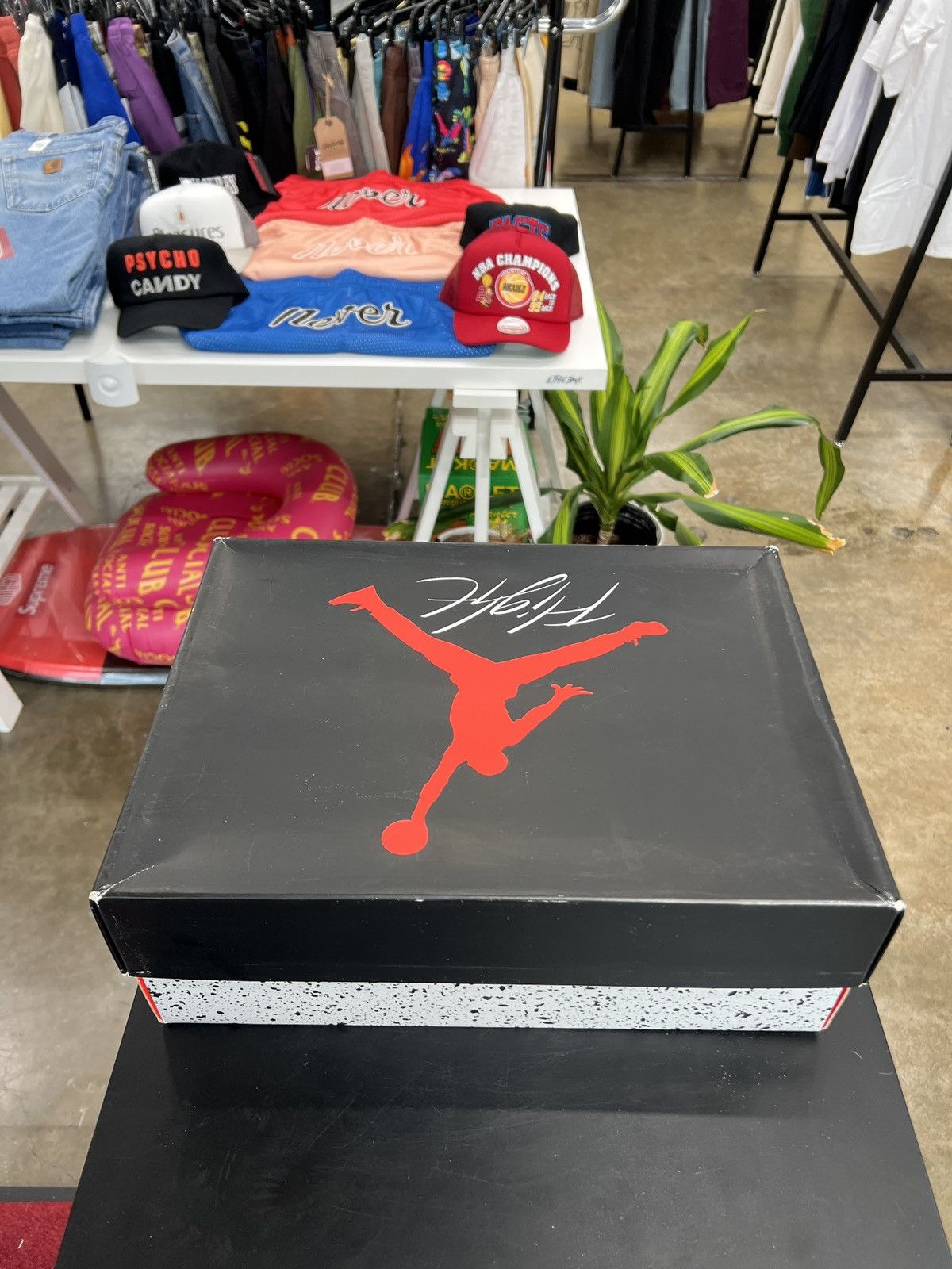Jordan Brand Air Jordan 4 Fire Red Sz. 9.5 (2020) Size US 9.5 / EU 42-43 - 15 Thumbnail