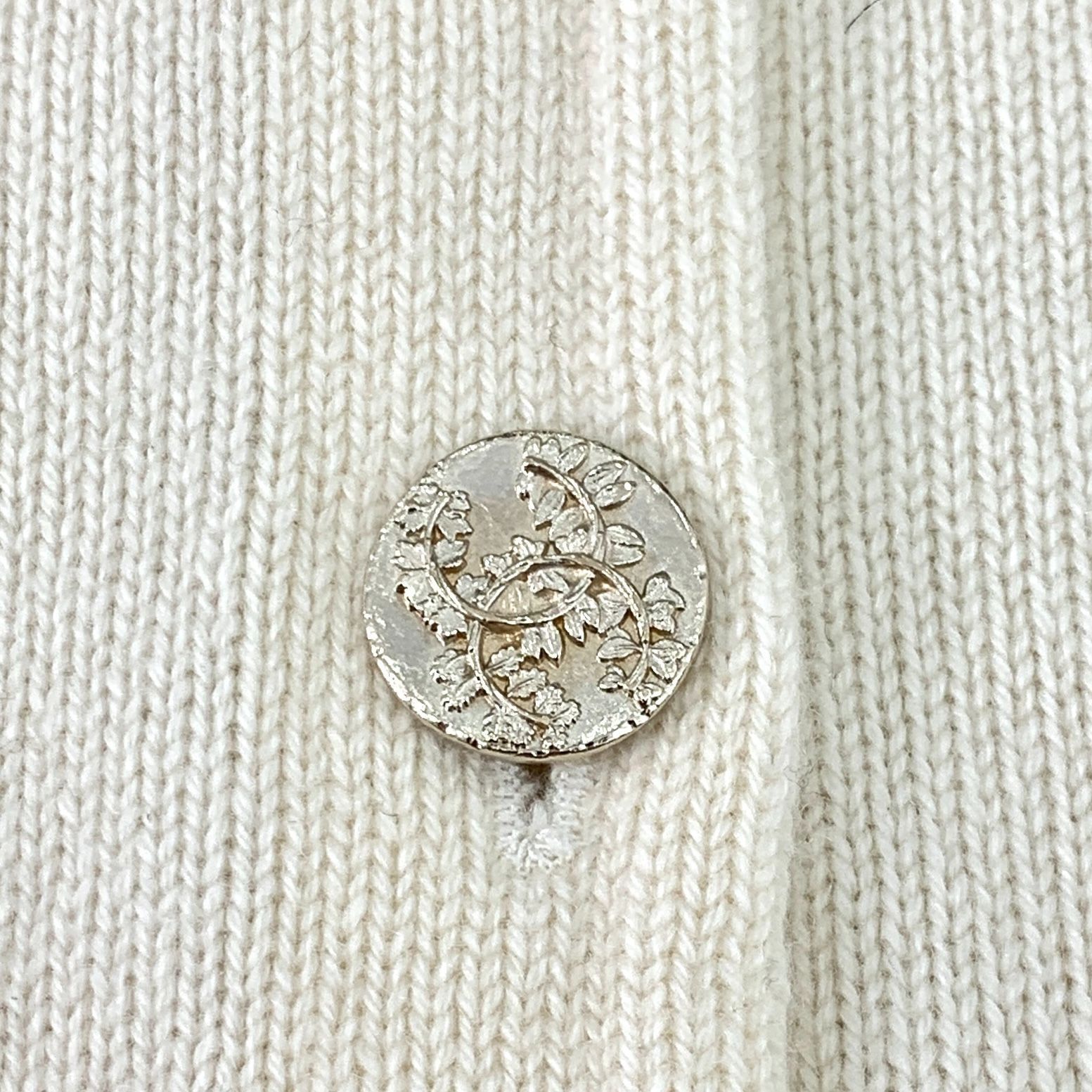 Chanel Chanel Beige Cashmere Single-Breasted Short-Sleeve Knit Dres Size XS / US 0-2 / IT 36-38 - 4 Thumbnail