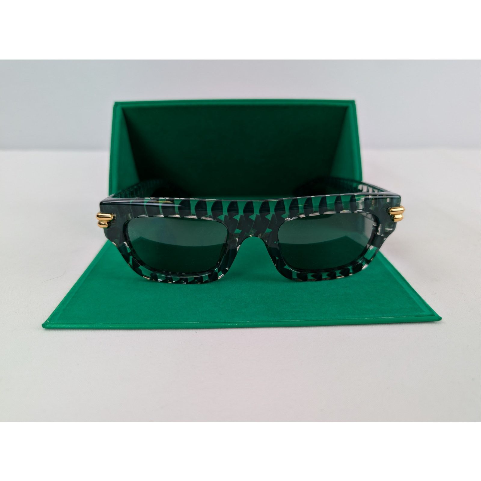 Bottega Veneta o1rshd1 / 555 / Size: OS / Sunglasses in Green Emerald Size ONE SIZE - 10 Thumbnail
