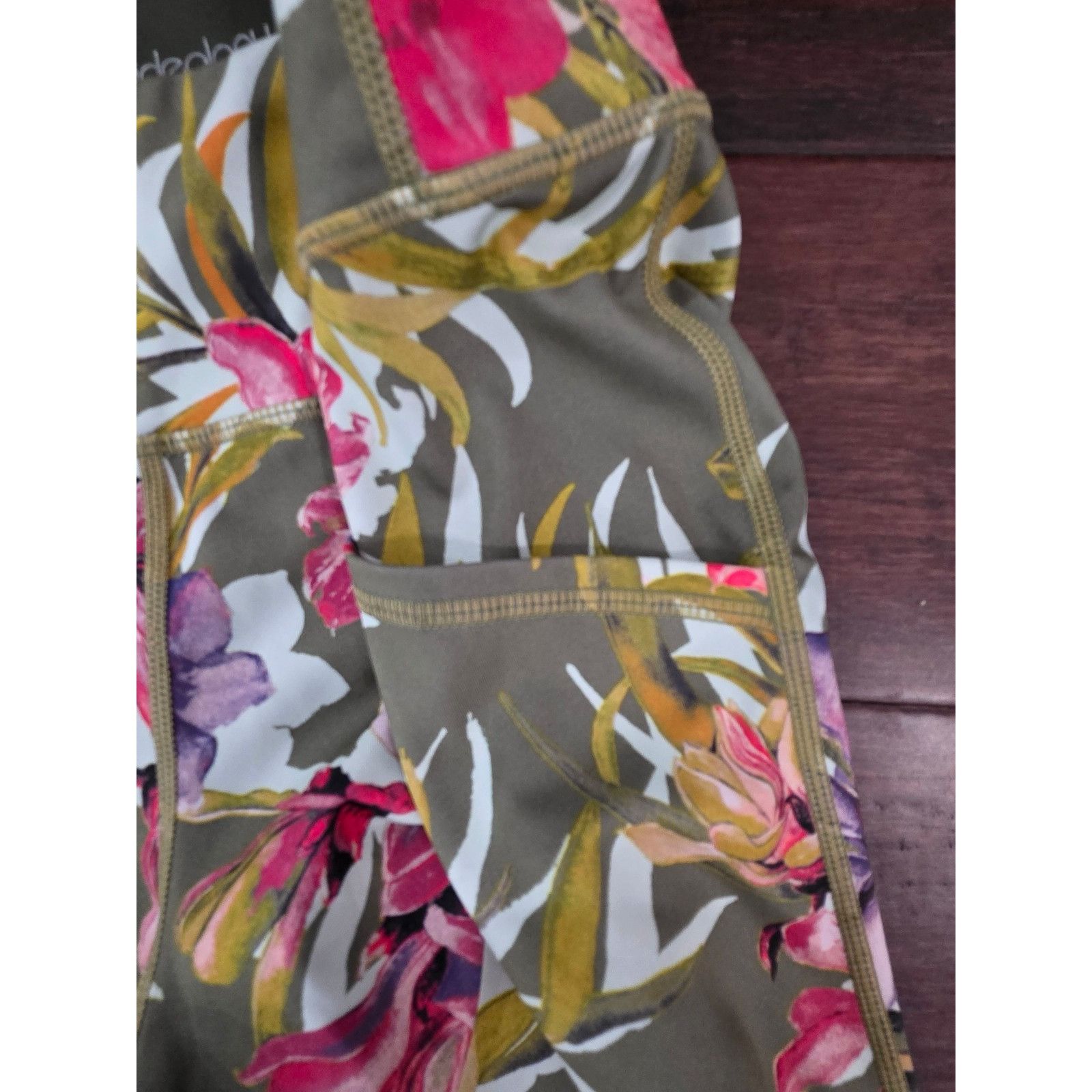 Other ID Ideology Women's Tropical Side Pocket 7/8 Leggings Pink S Size 30" / US 8 / IT 44 - 3 Thumbnail