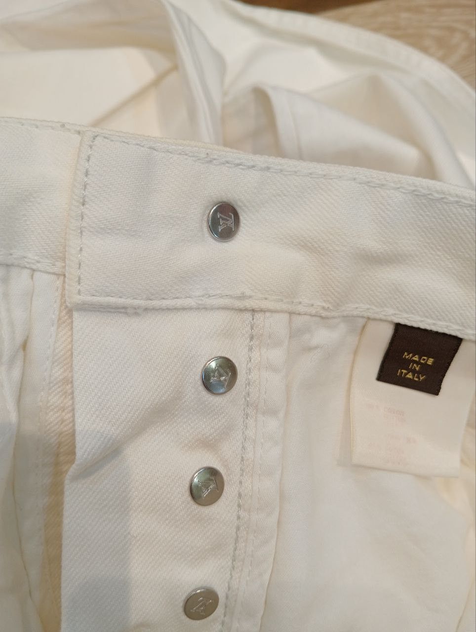 Louis Vuitton LUXURY LOUIS VUITTON DENIM PANTS - WHITE Size US 31 - 9 Thumbnail