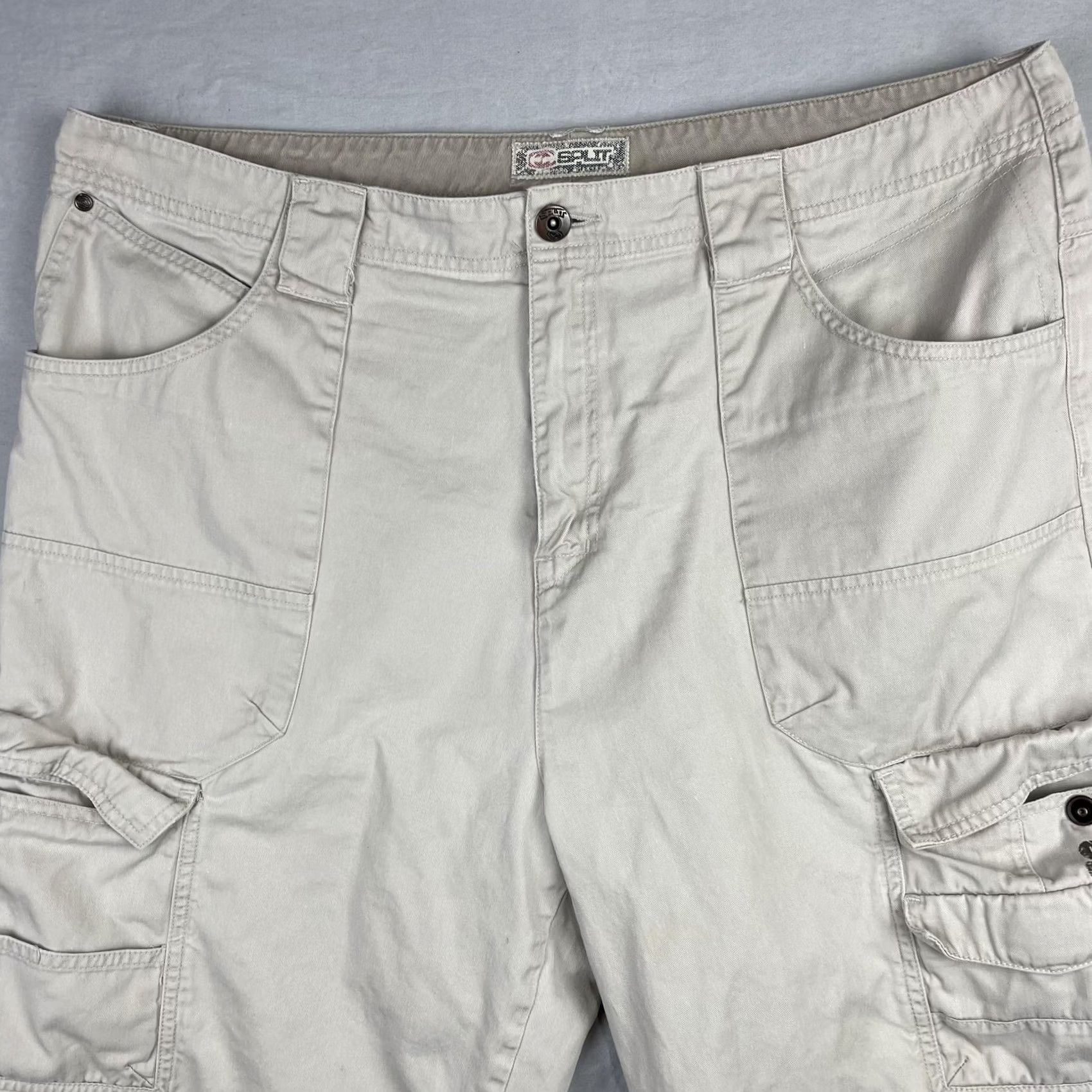 Vintage VINTAGE Split Cargo Shorts Mens 38 Khaki Multi Pocket Utility Skater Grunge Y2K Size US 38 / EU 54 - 2 Thumbnail