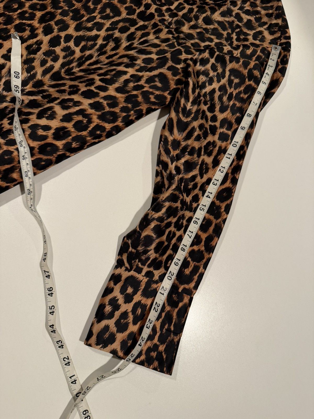 Saint Laurent Paris Saint Laurent leopard silk shirt. U $2500 Size US XL / EU 56 / 4 - 8 Thumbnail
